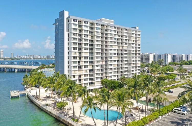 KENNEDY HOUSE CONDO - Residential