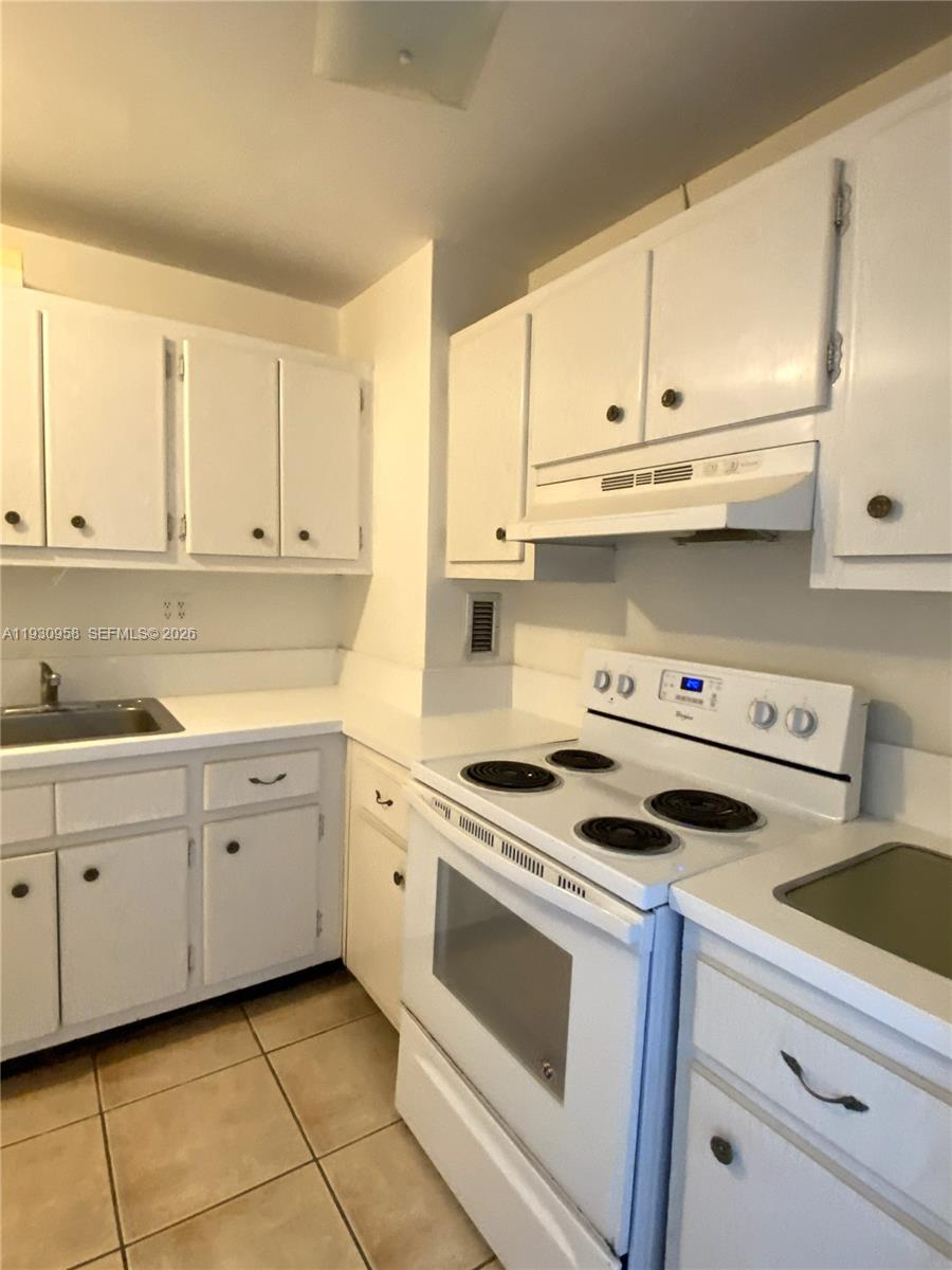 KENNEDY HOUSE CONDO - Residential