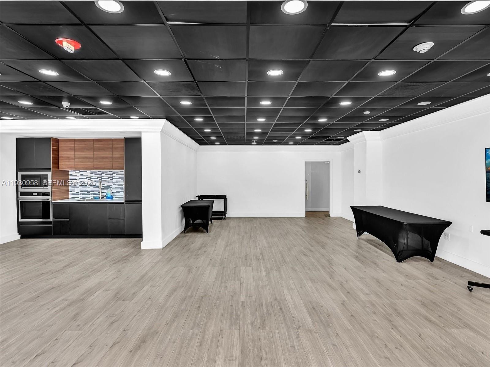 KENNEDY HOUSE CONDO - Residential