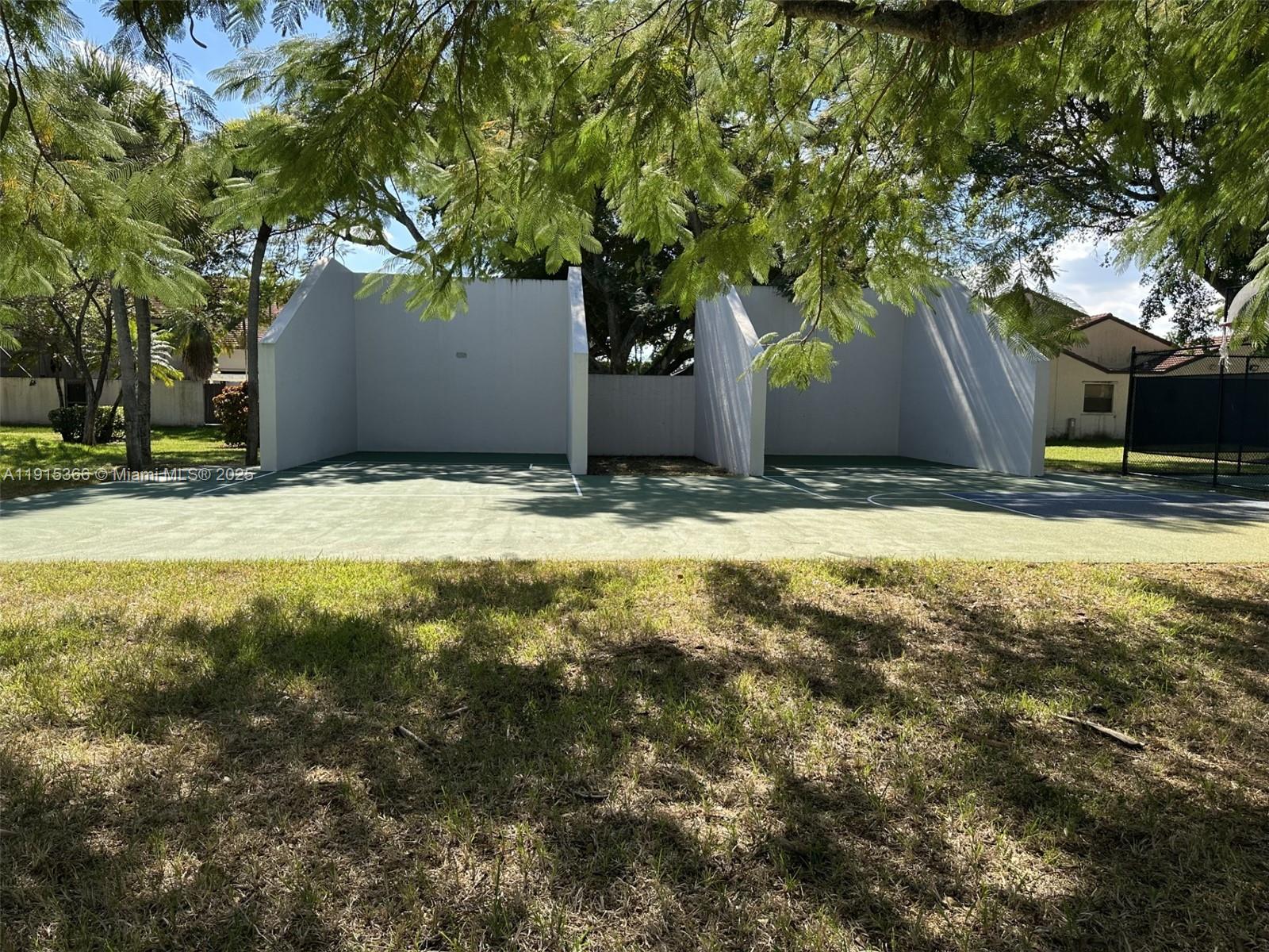 CALUSA POINT - Residential