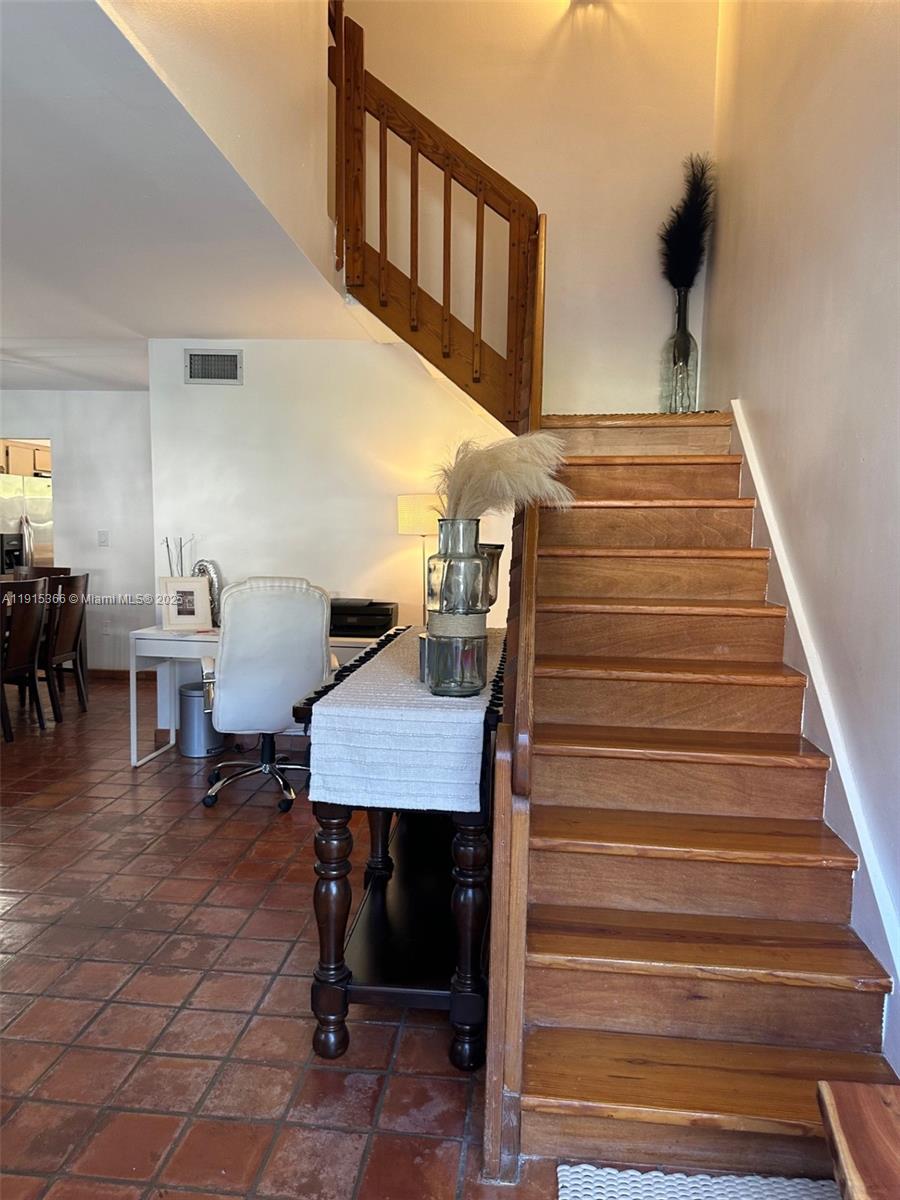 CALUSA POINT - Residential