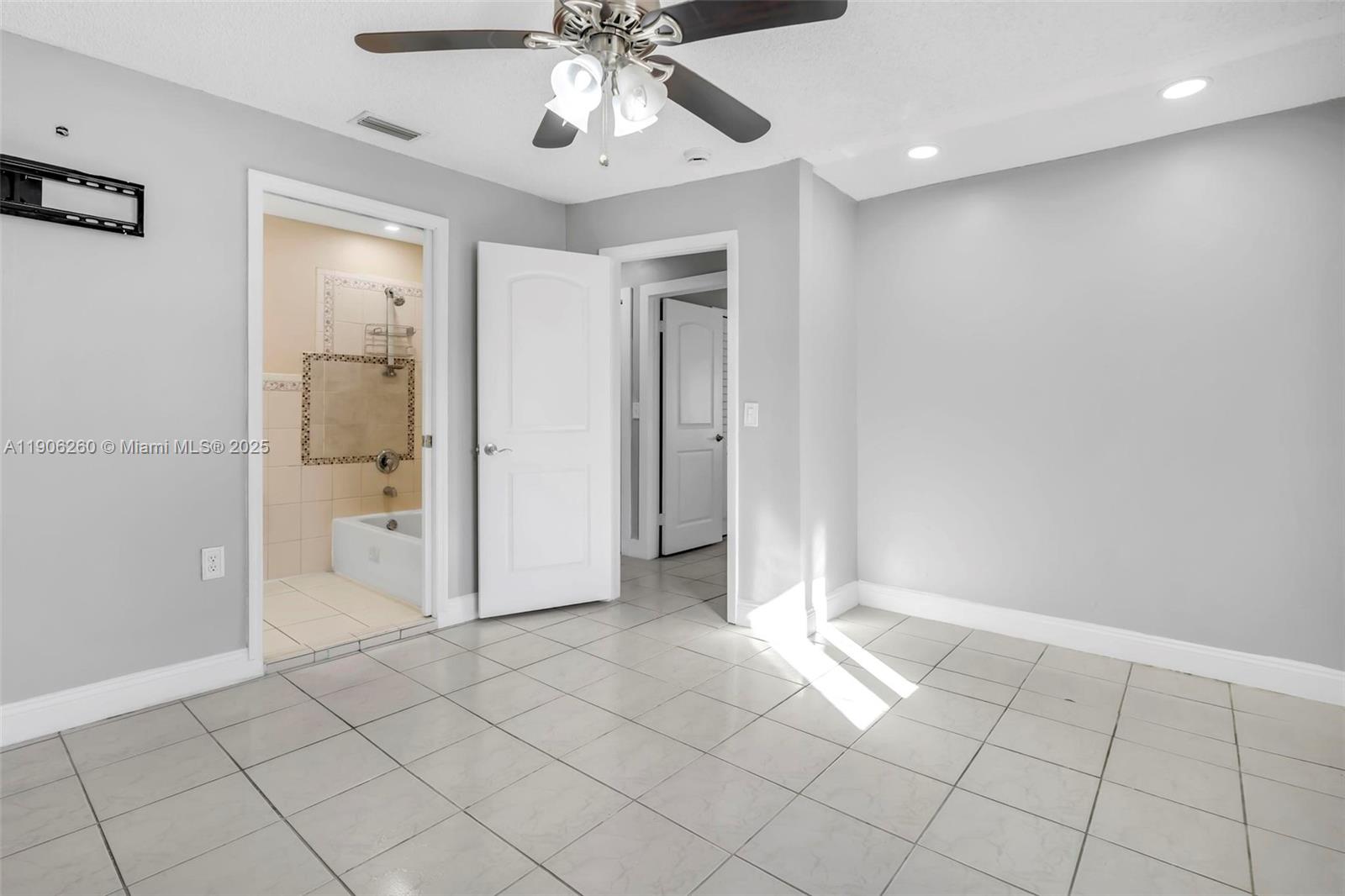 21ST CENTURY HOMES 4TH SEC - Residential