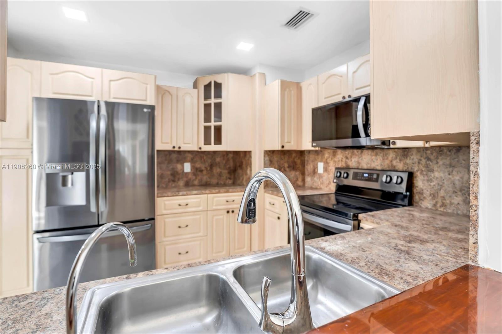 21ST CENTURY HOMES 4TH SEC - Residential