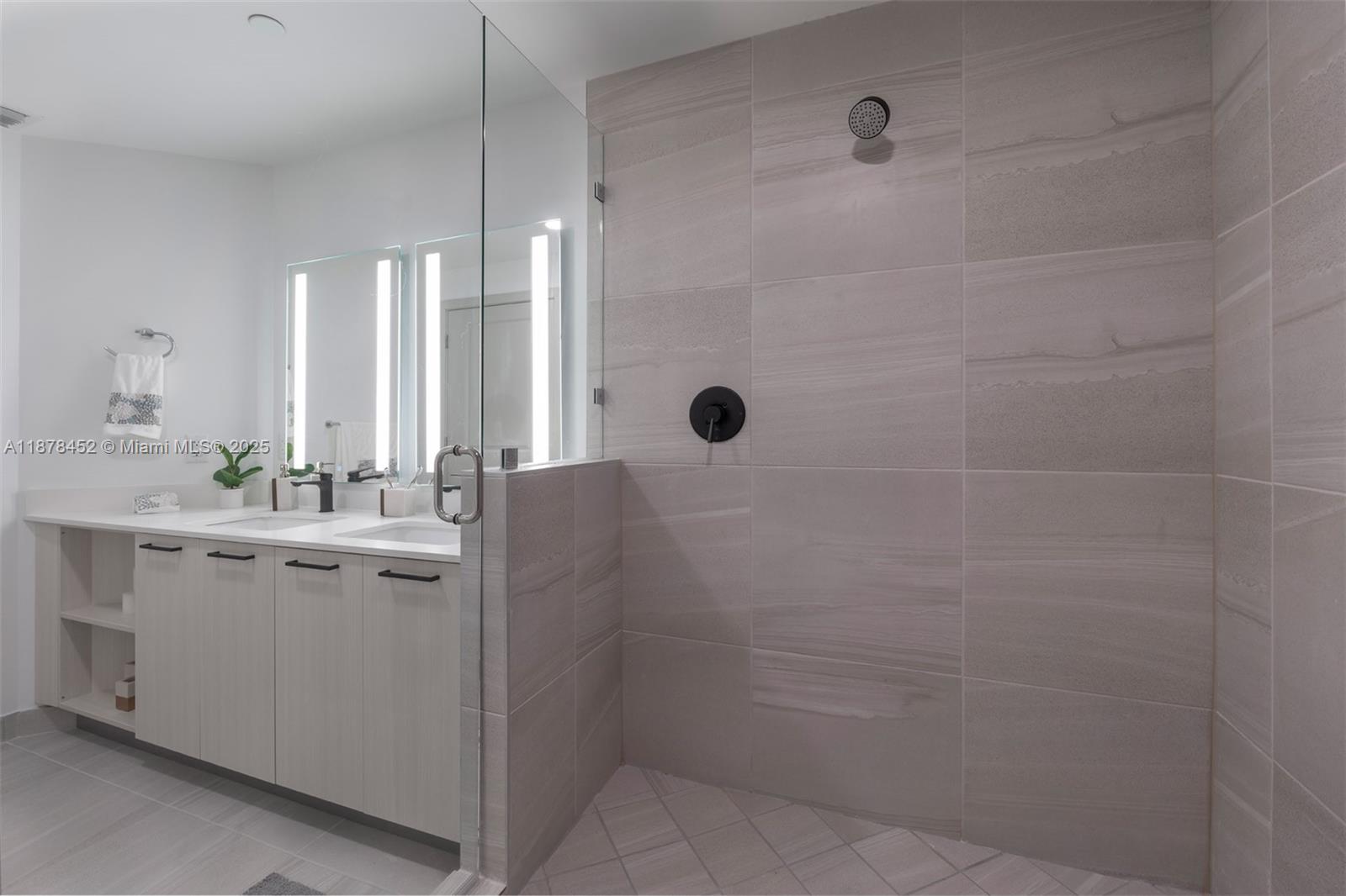 MIAMI HEIGHTS - Residential Lease