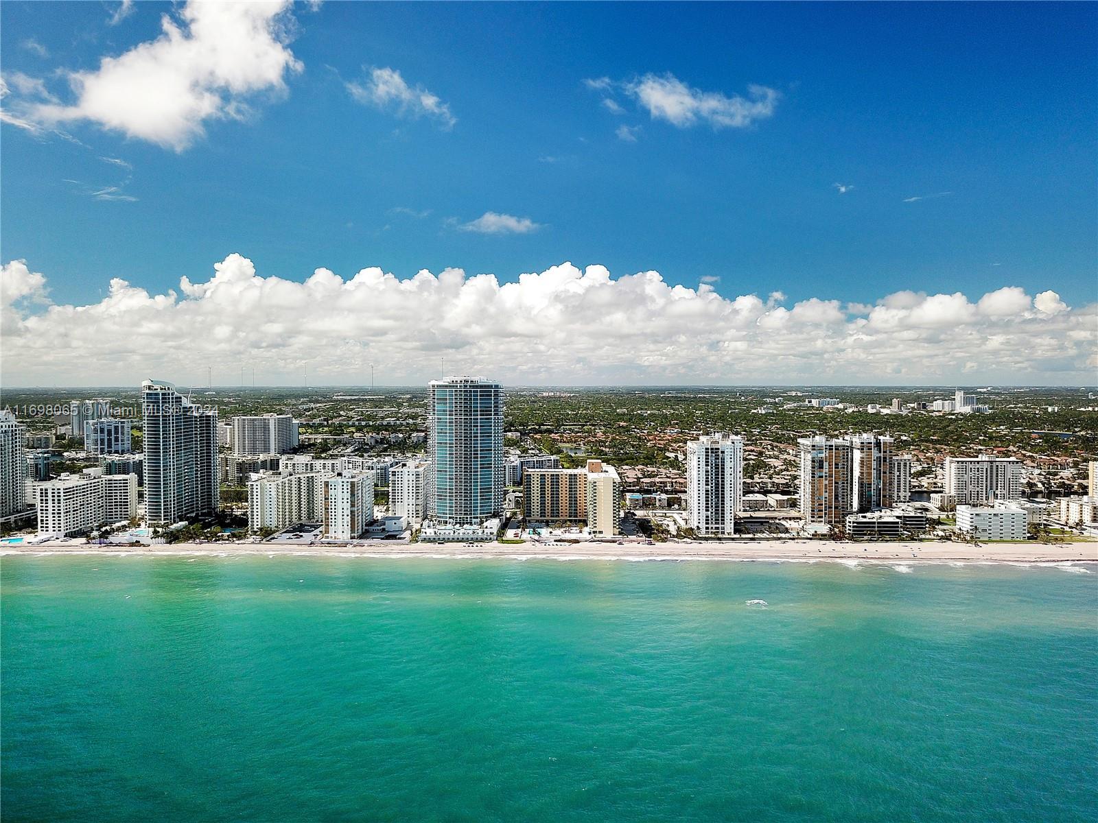WAVE CONDO - Residential