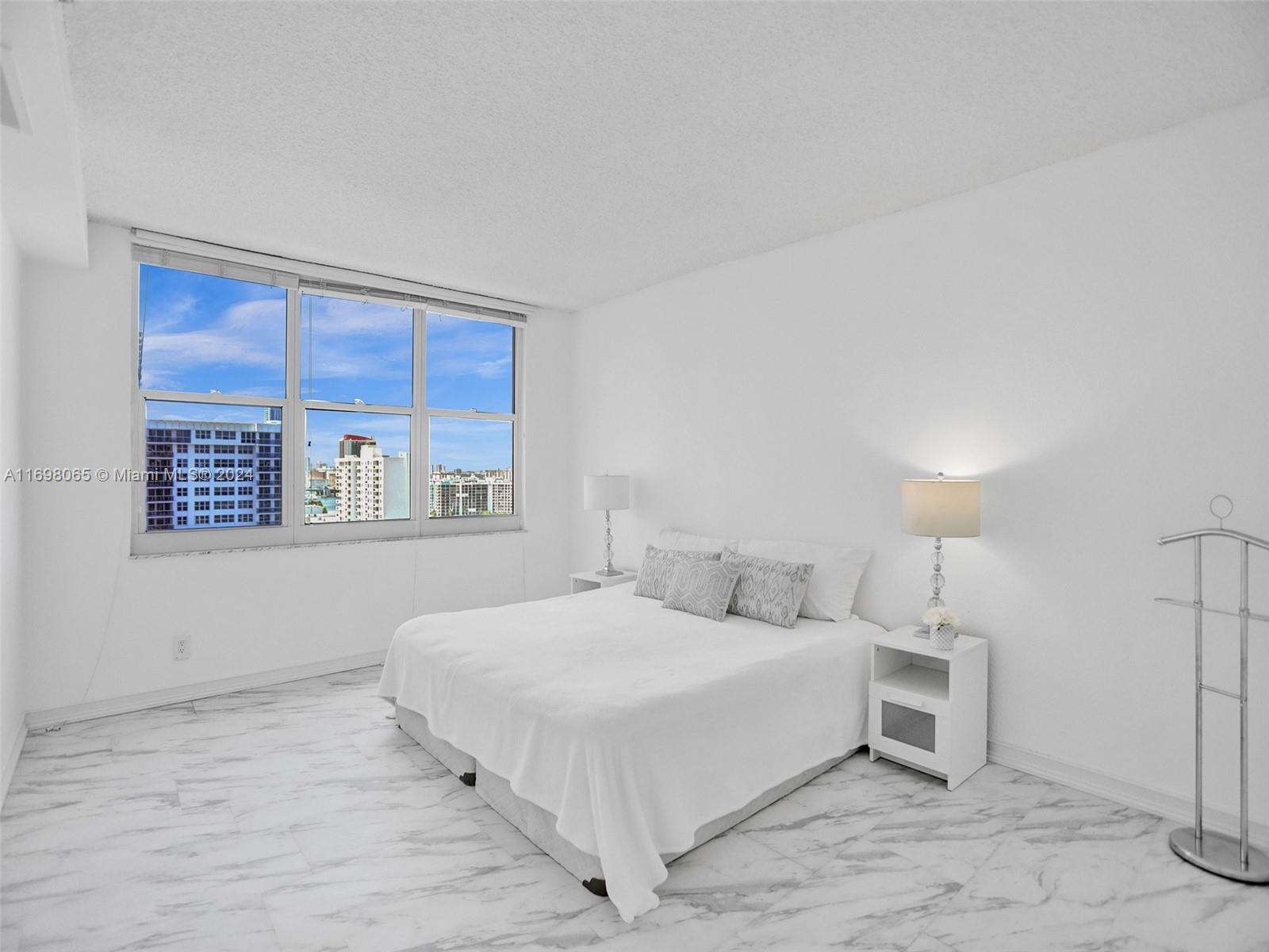 WAVE CONDO - Residential