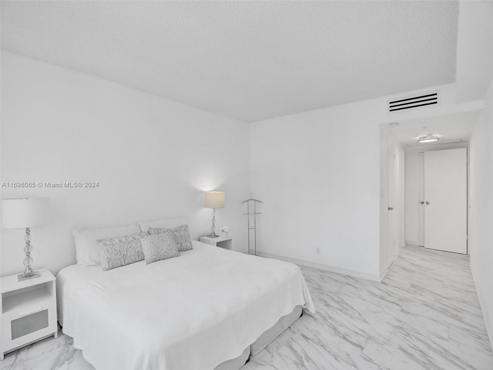 WAVE CONDO - Residential