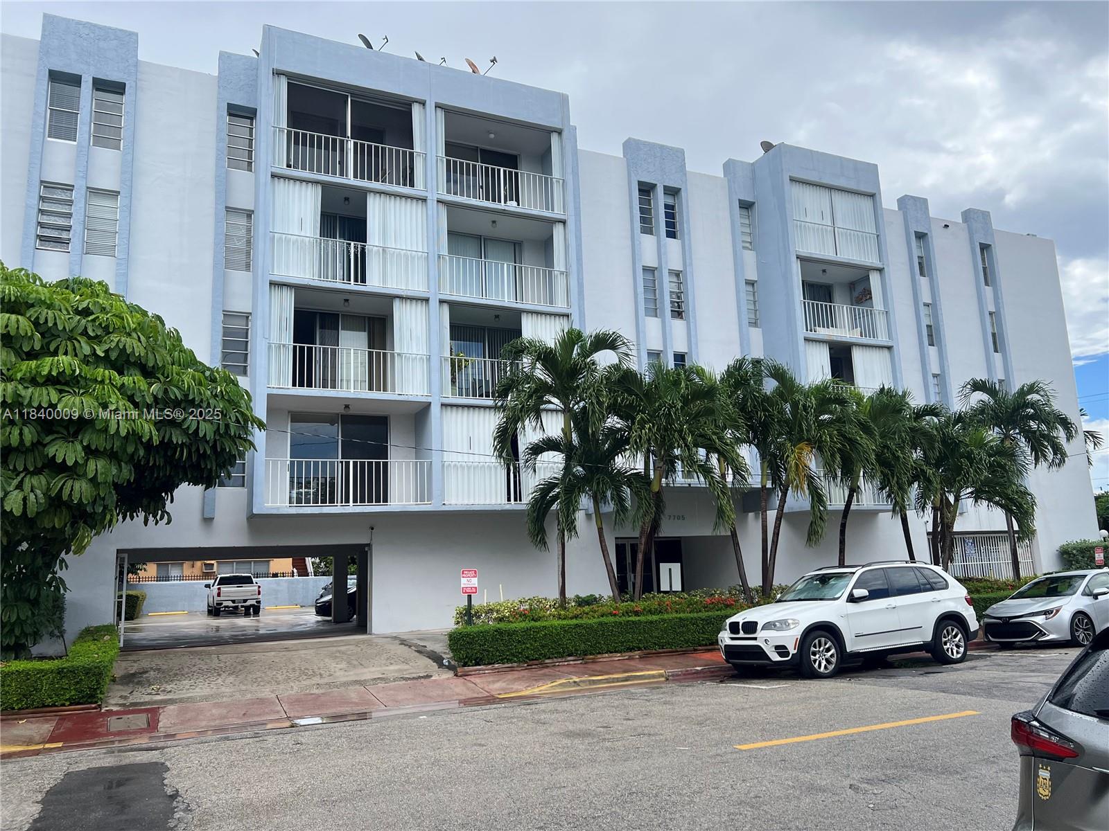 SUPER SPACIOUS,BRIGHT UNIT COMPLETELY REMODELED WITH EXQUISITE TASTE AND EXCELLENT QUALITY MATERIALS. BEAUTIFUL BAMBOO FLOORS THROUGHOUT. EXTRA CLOSET SPACE, WALKING CLOSETS.MODERN WASHER/DRYER IN UNIT.BALCONY WITH SHUTTERS. IMPACT WINDOWS IN BEDROOM.REMOTE CONTROL FANS IN EVERY ROOM.BETTER THAN PICTURES.