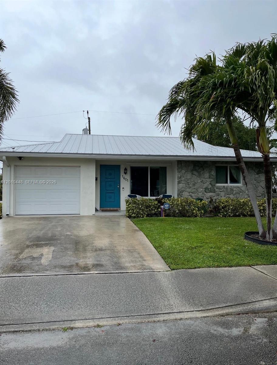 NORTH LAKE WORTH - Residential