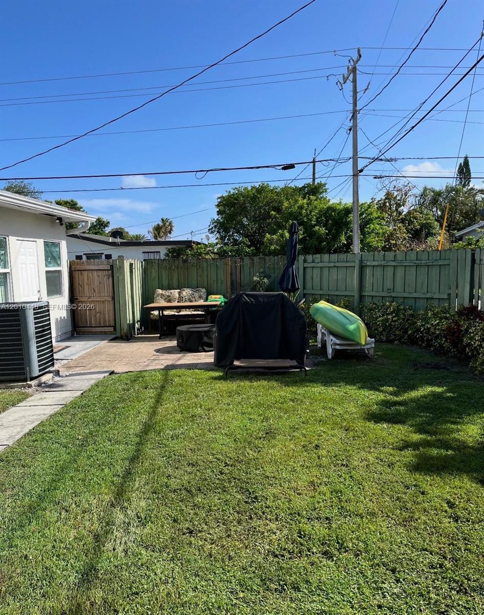 NORTH LAKE WORTH - Residential