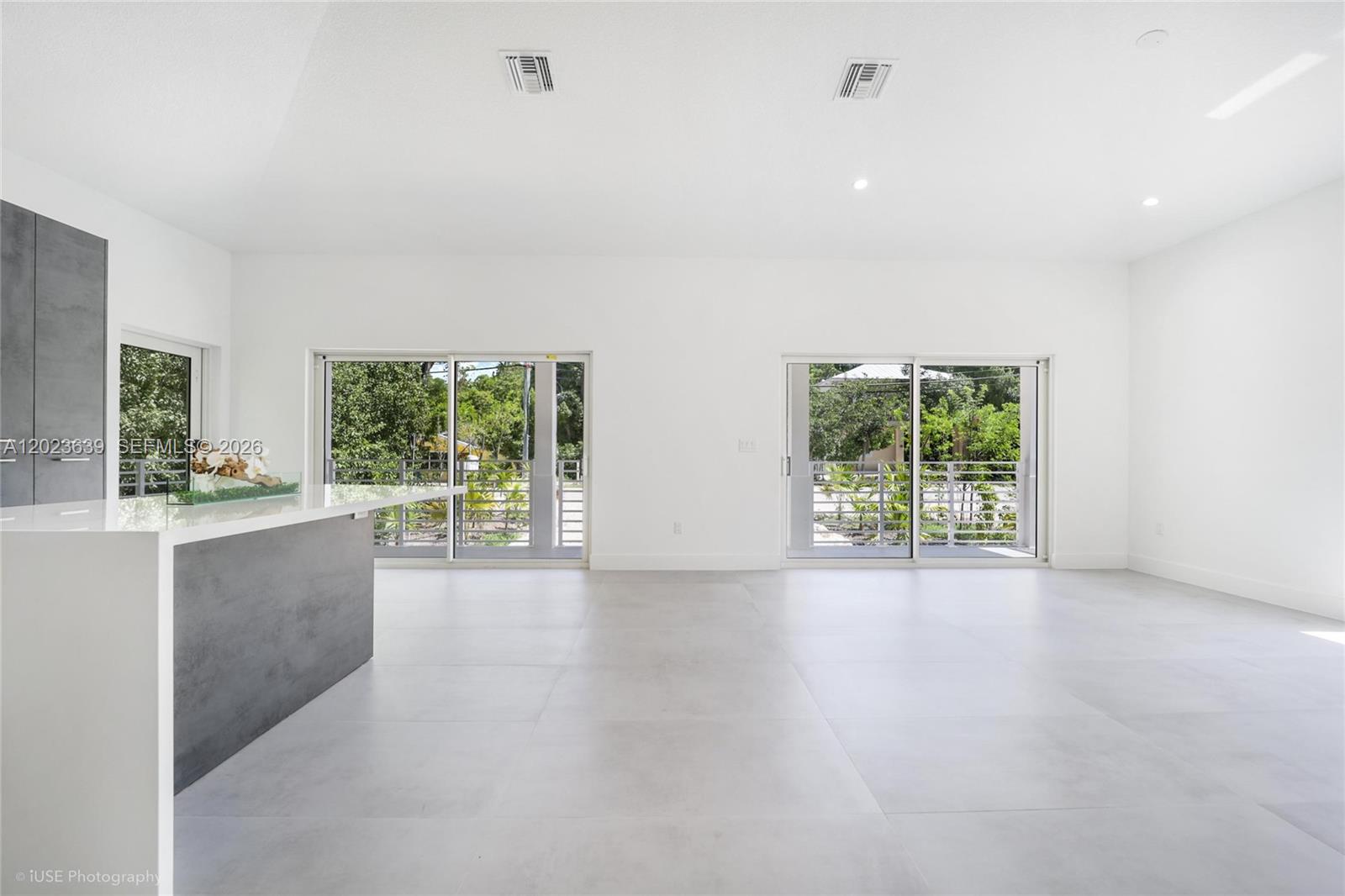 BOWENS ADD RIVIERA VILLAG - Residential