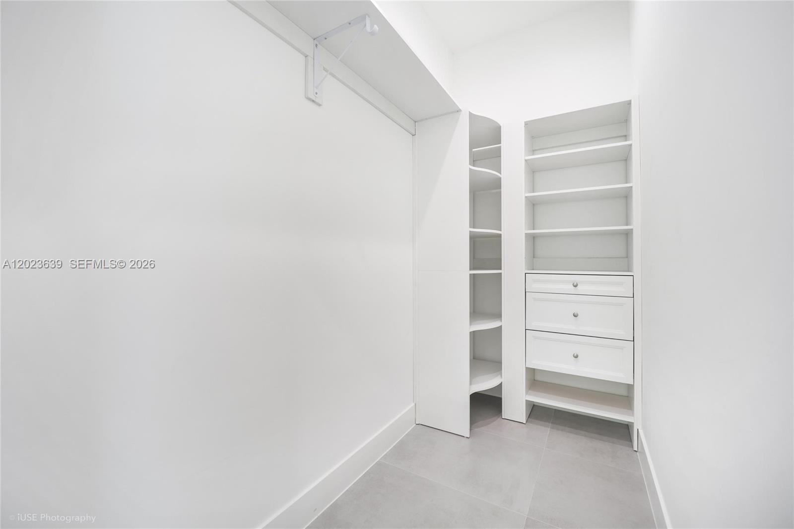 BOWENS ADD RIVIERA VILLAG - Residential