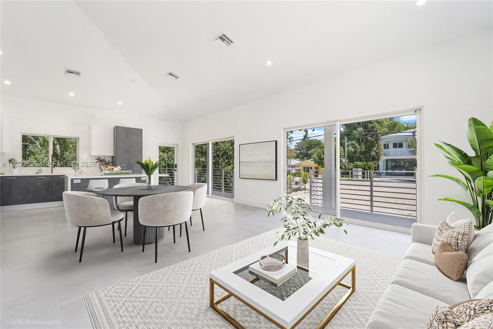BOWENS ADD RIVIERA VILLAG - Residential