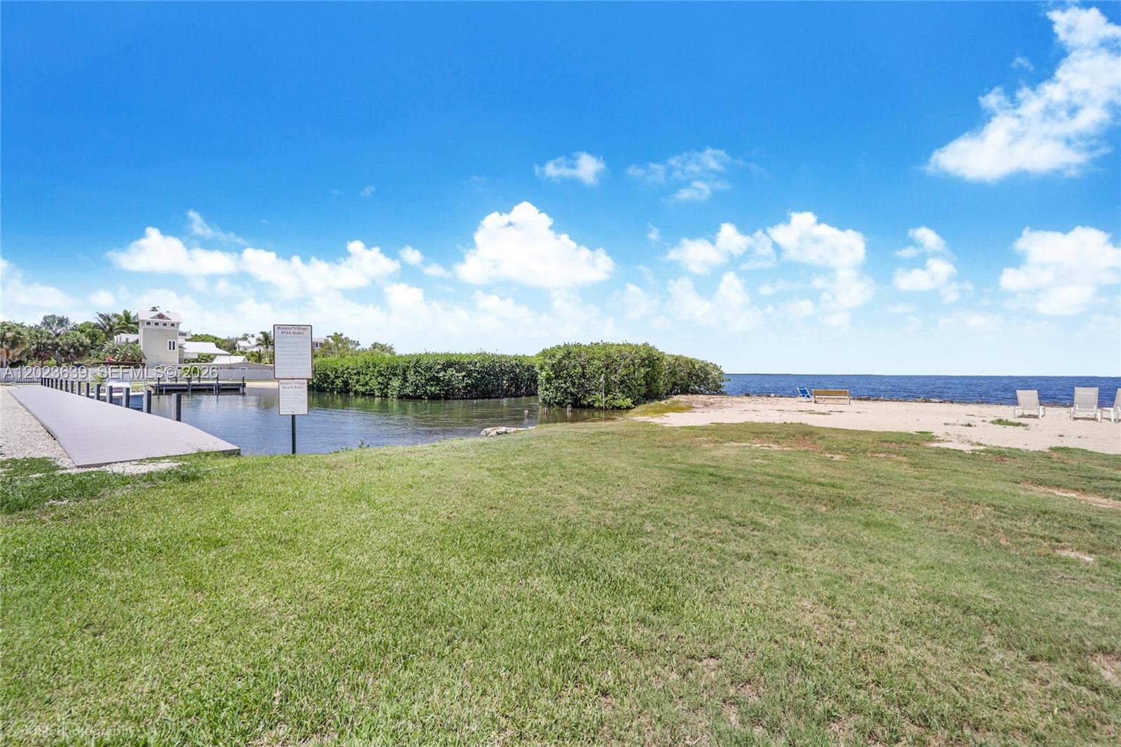 BOWENS ADD RIVIERA VILLAG - Residential
