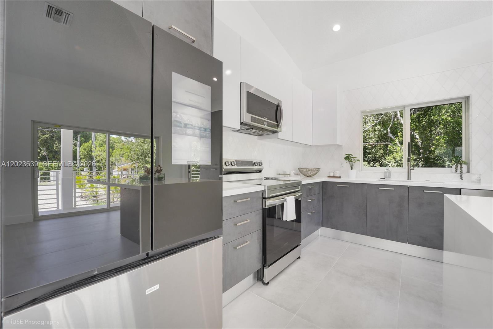 BOWENS ADD RIVIERA VILLAG - Residential