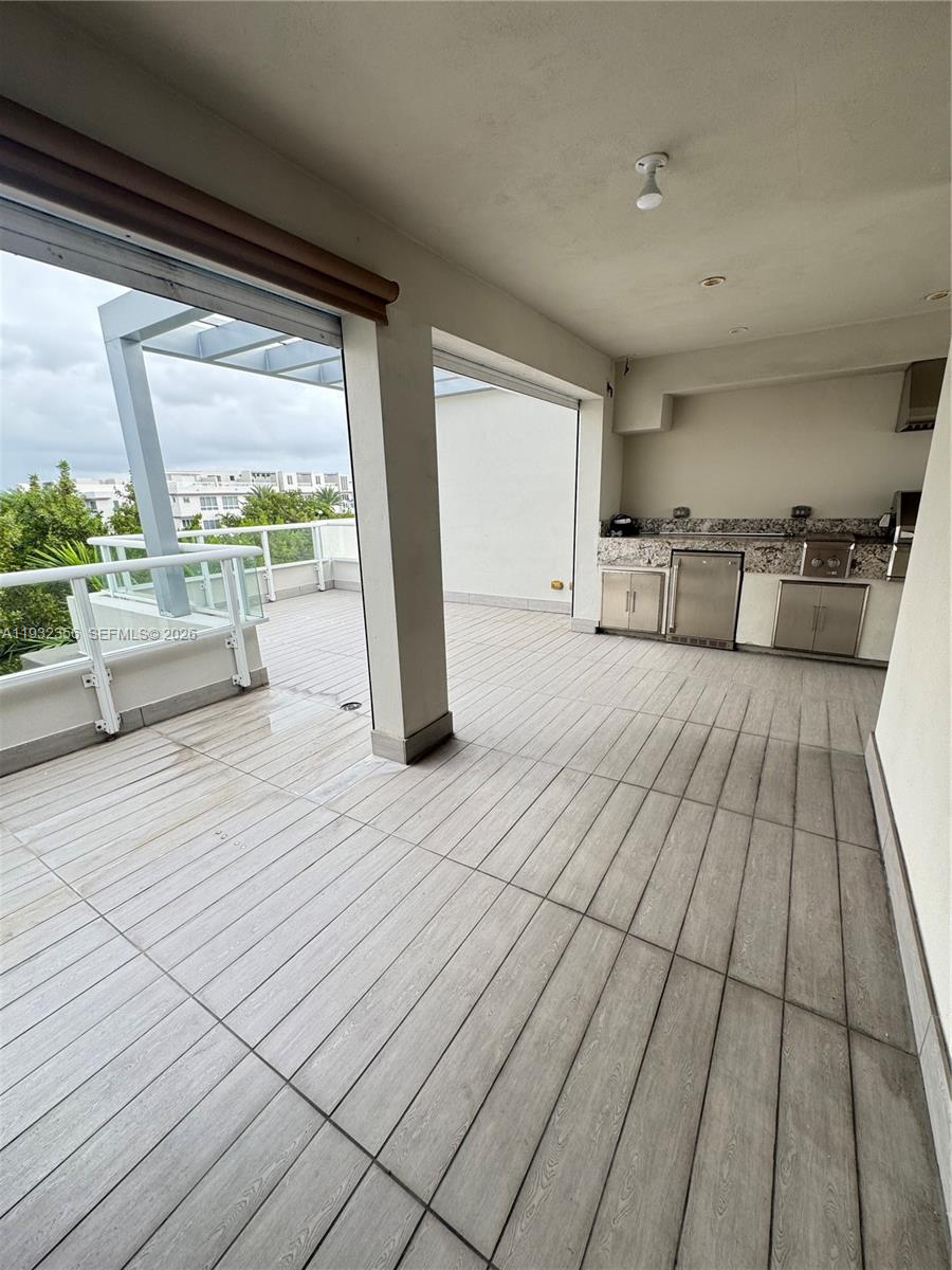 LANDMARK AT DORAL - Residential