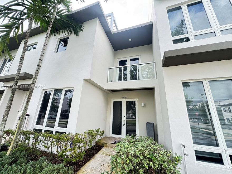 Spectacular TownHouse in the heart of Doral. 4 Bedrooms 3 Baths and 2 half Baths in Three stories with 1,862 sqft. Summer kitchen with a beautiful view. Very close to excellent schools, shopping center, supermarkets, bank and more