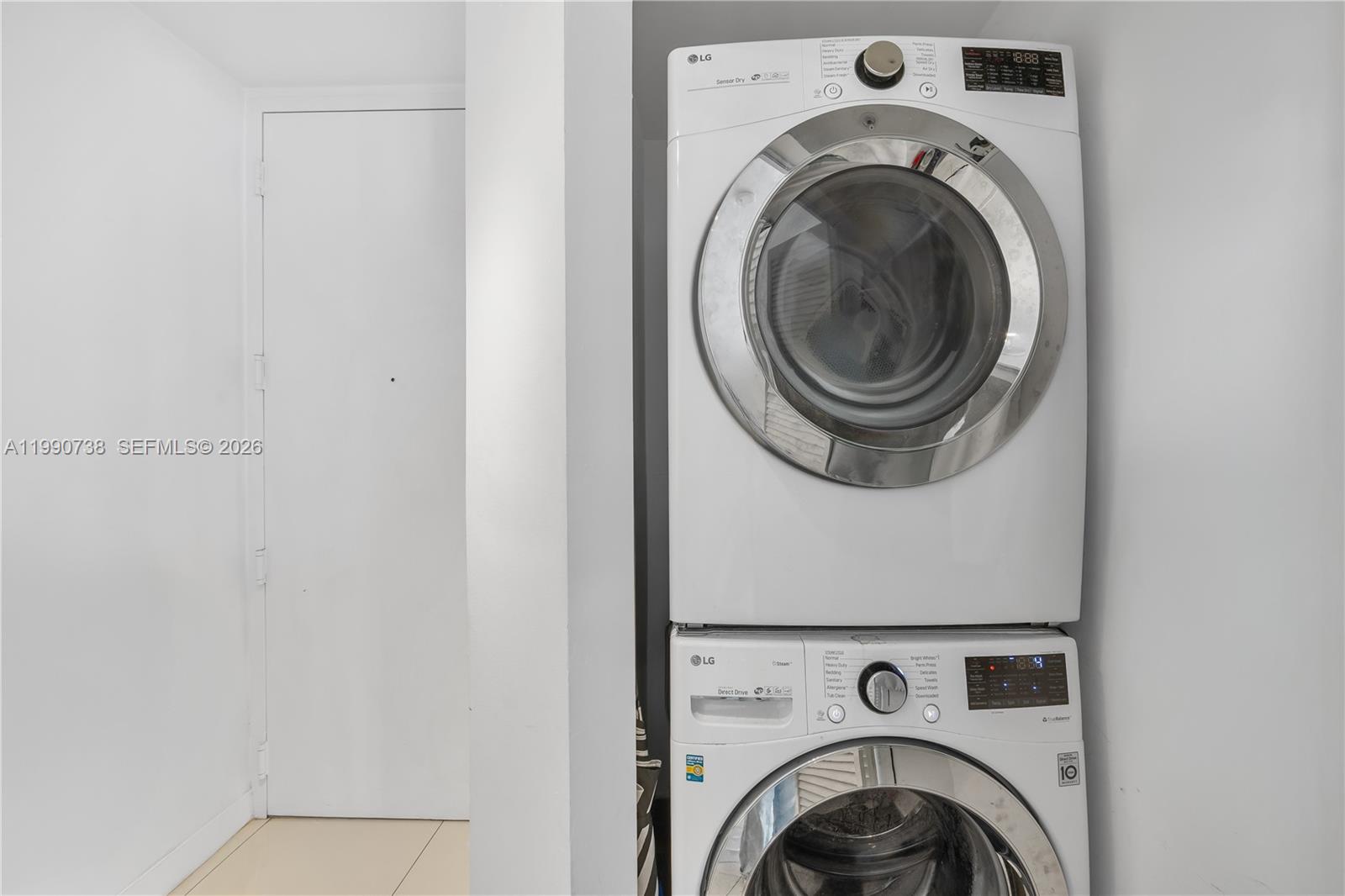 THE AXIS ON BRICKELL COND - Residential