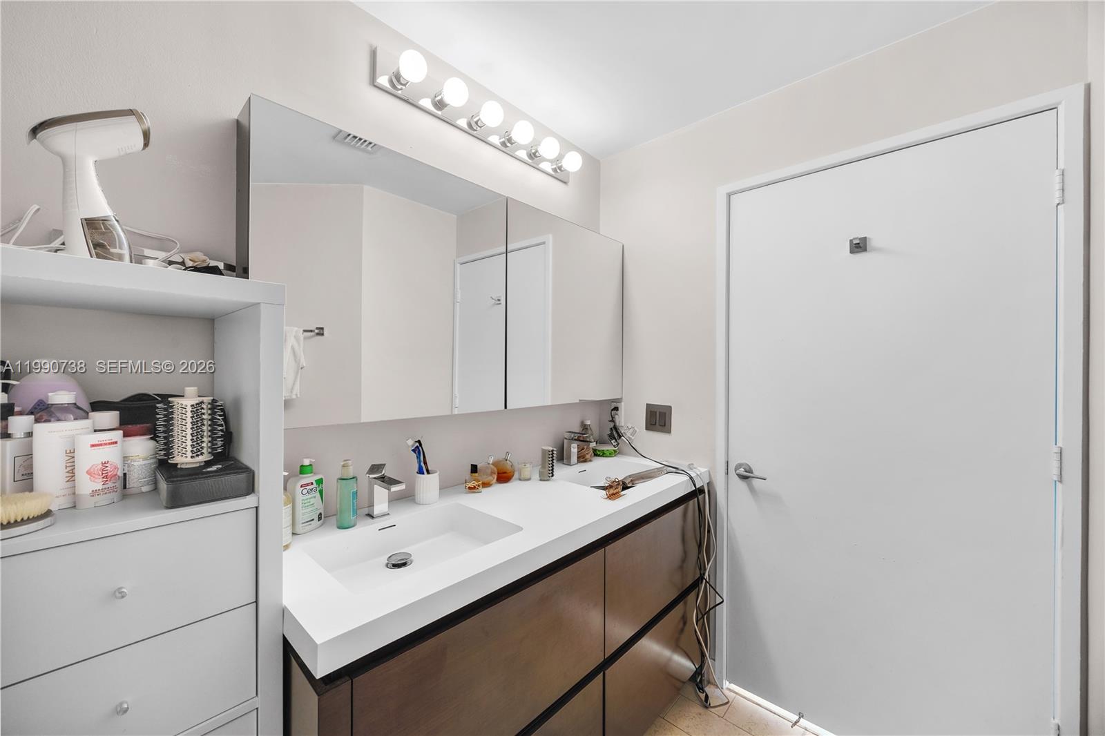 THE AXIS ON BRICKELL COND - Residential