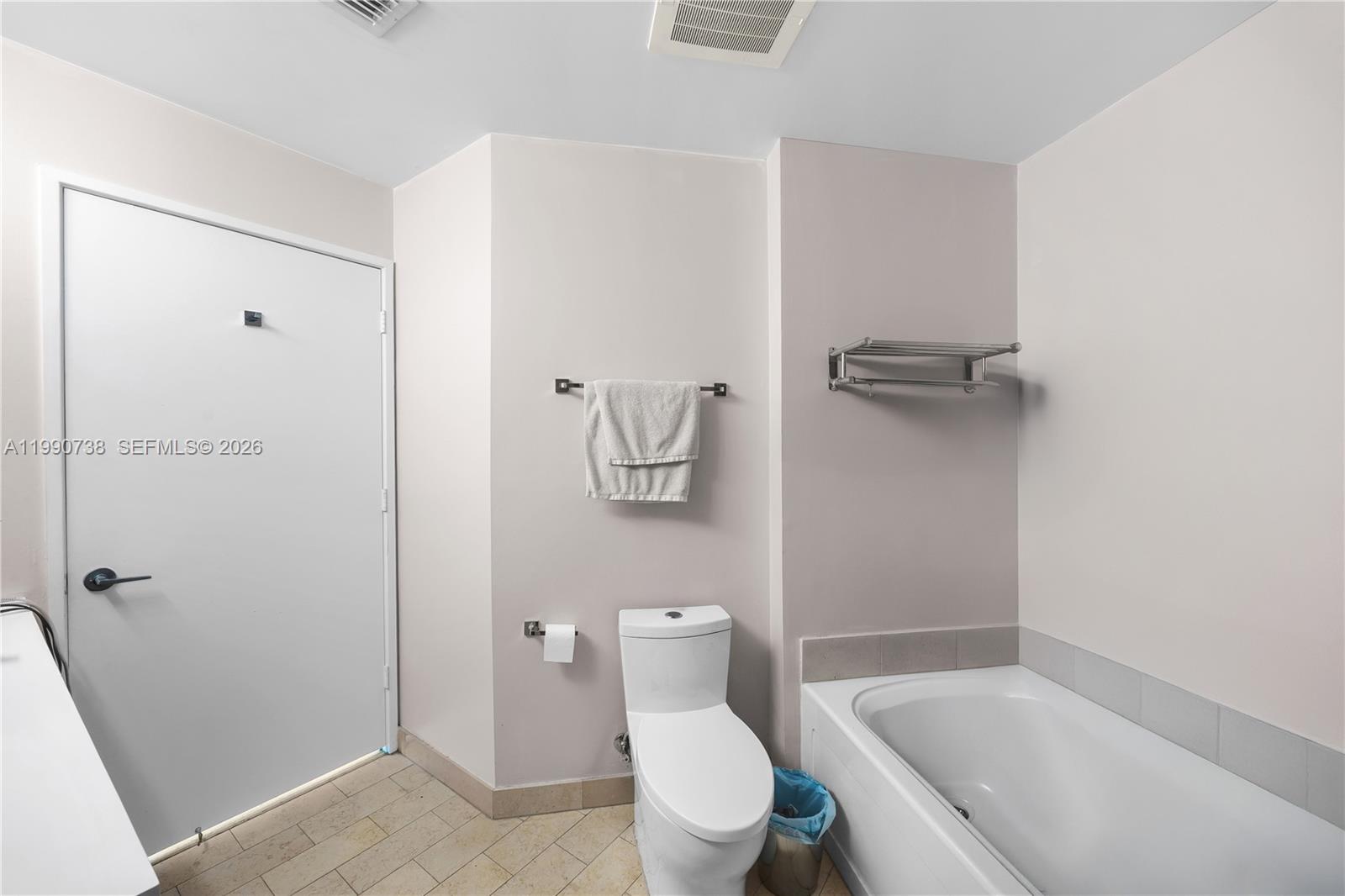 THE AXIS ON BRICKELL COND - Residential