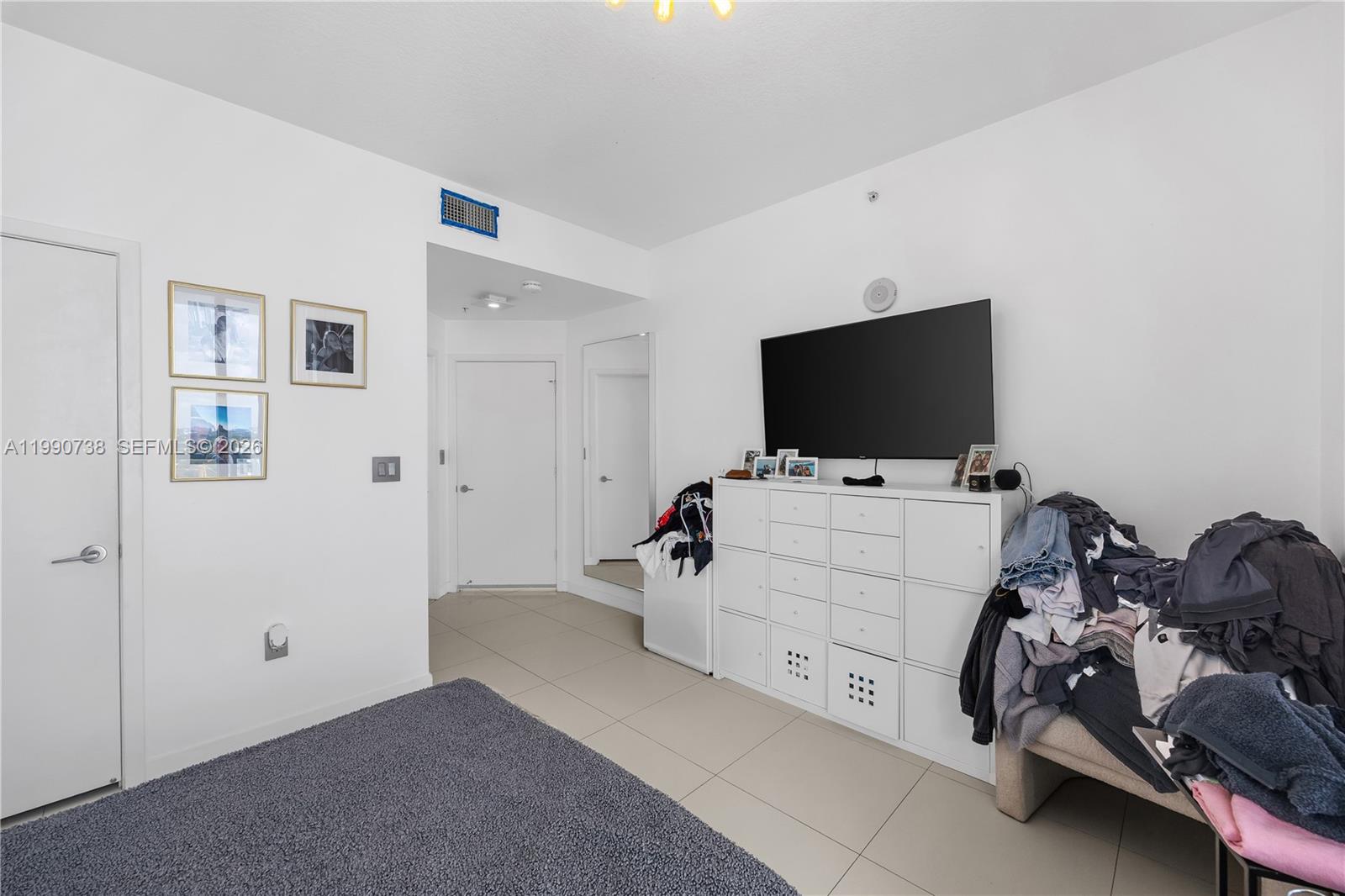 THE AXIS ON BRICKELL COND - Residential