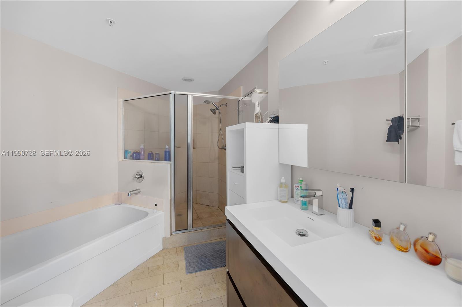 THE AXIS ON BRICKELL COND - Residential