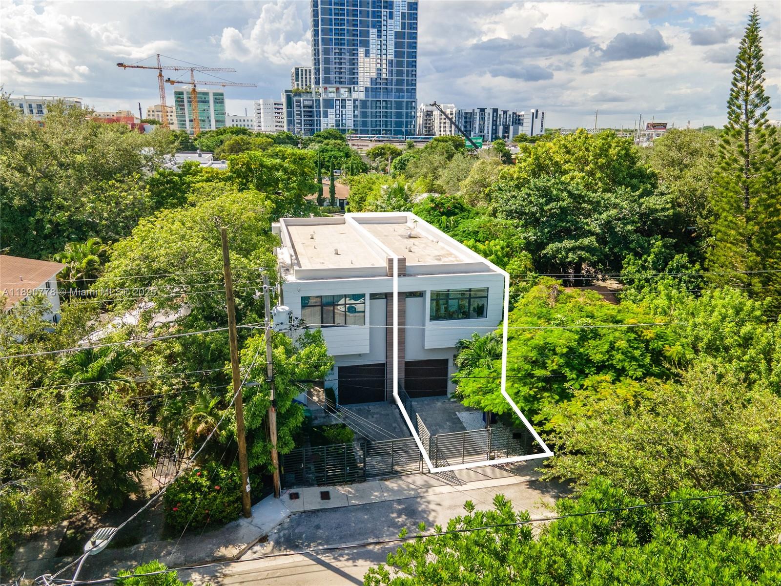 3110 Hibiscus St 3110