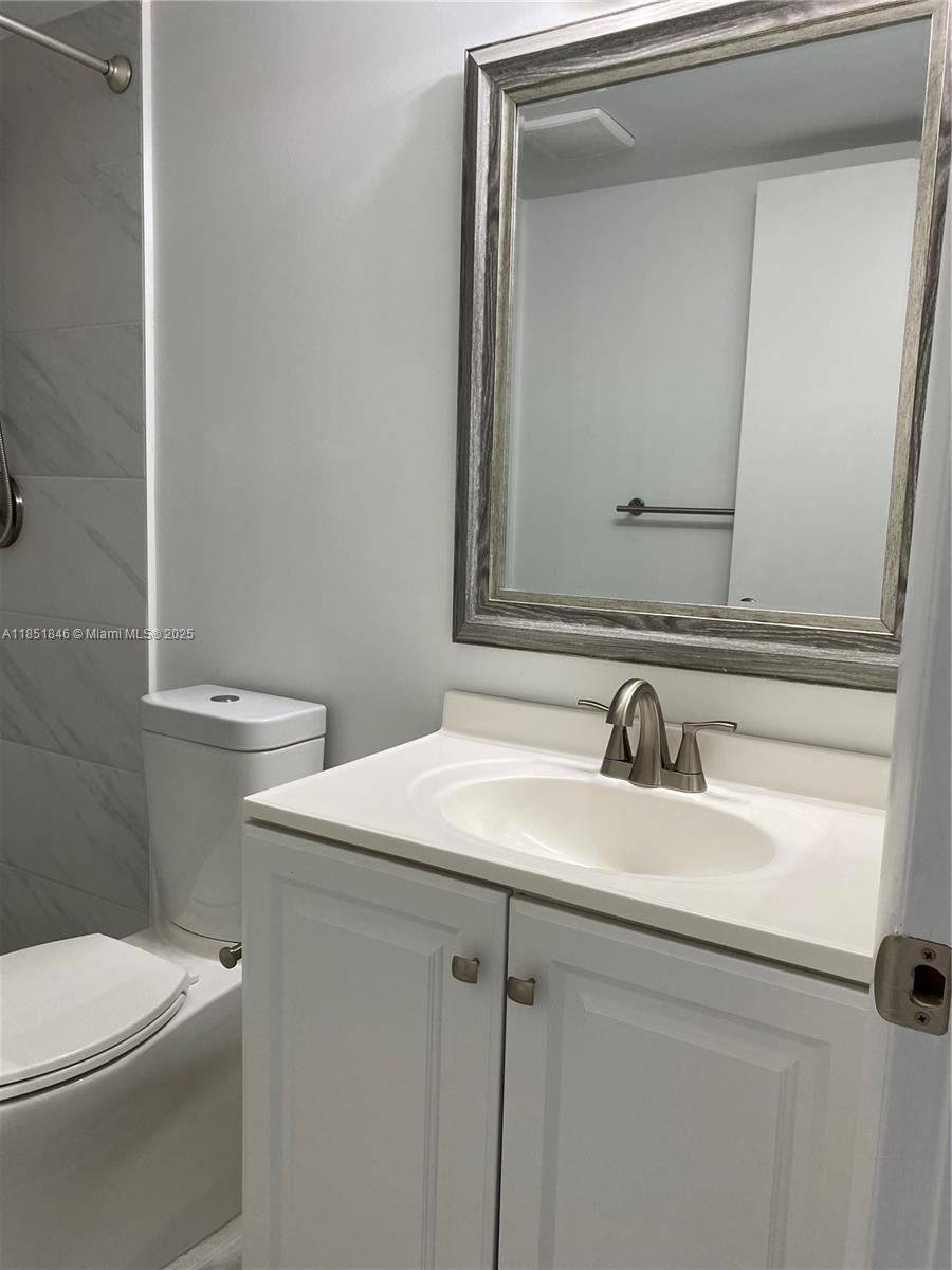 KINGSLEY AT CENTURY VILLA - Residential Lease