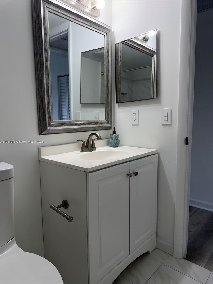 KINGSLEY AT CENTURY VILLA - Residential Lease