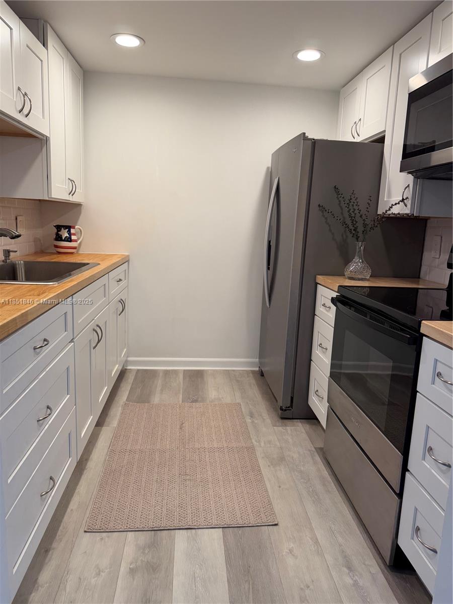 KINGSLEY AT CENTURY VILLA - Residential Lease