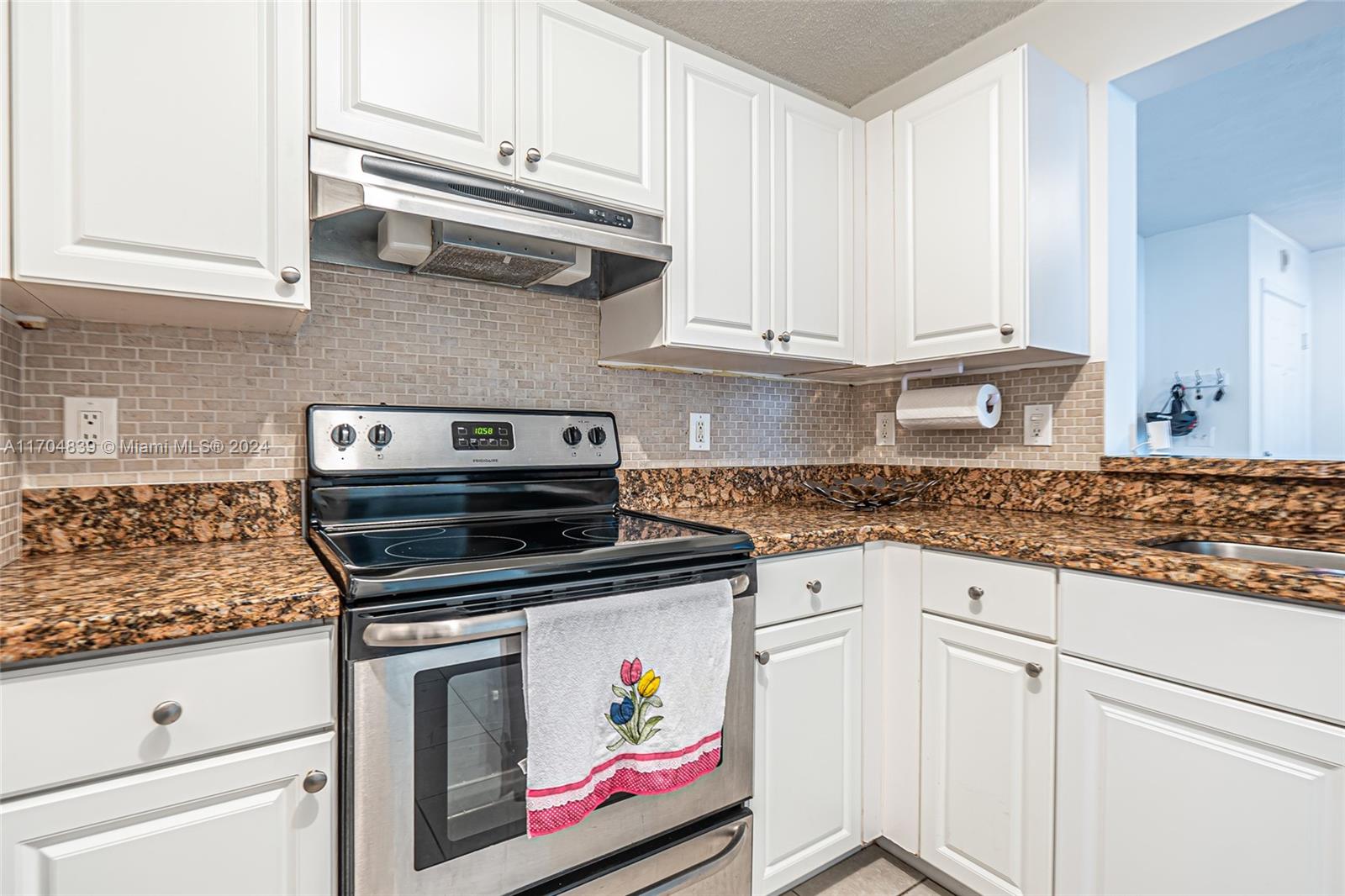 SHERIDAN EAST CONDO BLDG - Residential