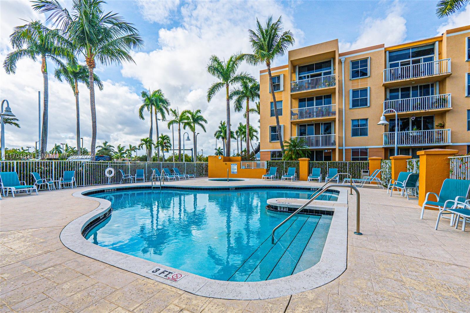 SHERIDAN EAST CONDO BLDG - Residential