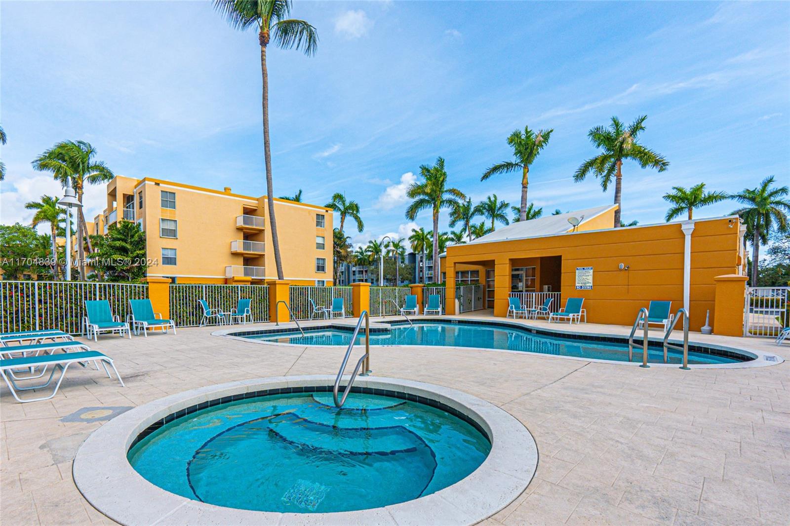 SHERIDAN EAST CONDO BLDG - Residential