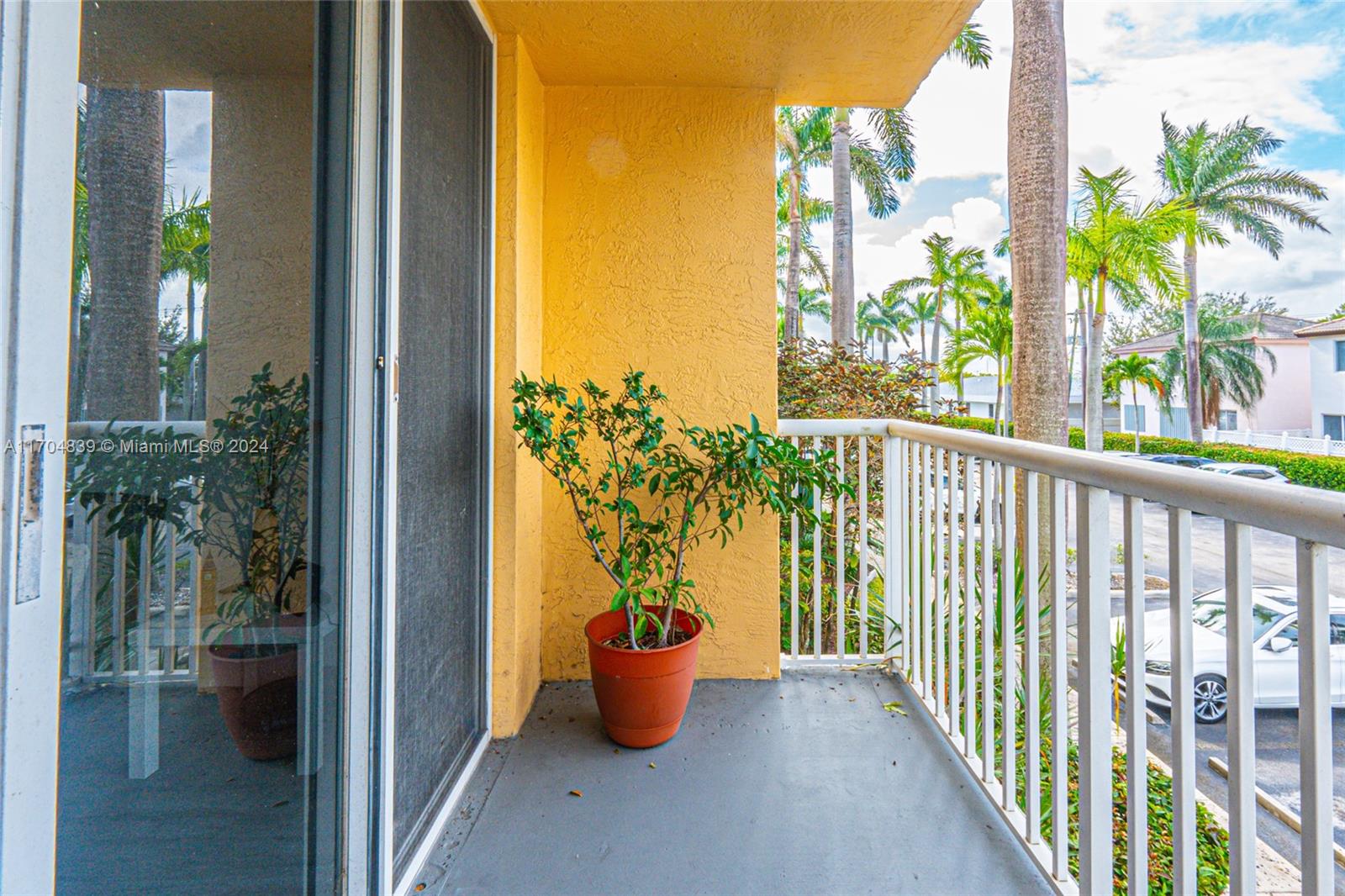 SHERIDAN EAST CONDO BLDG - Residential