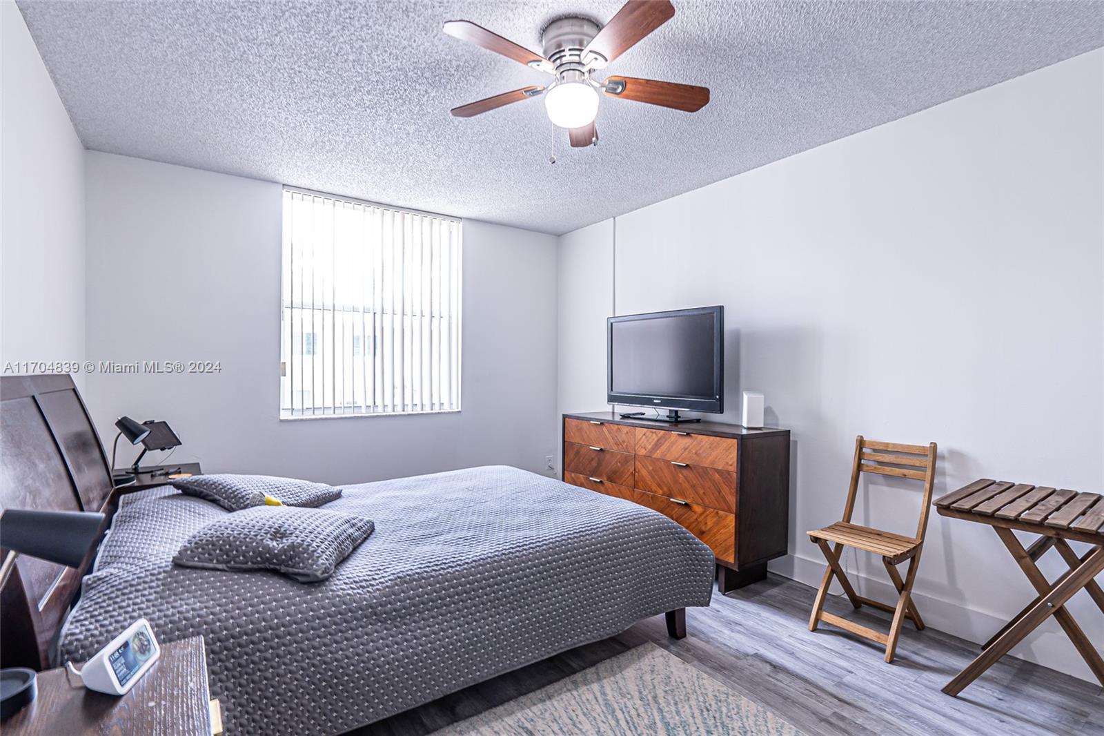 SHERIDAN EAST CONDO BLDG - Residential