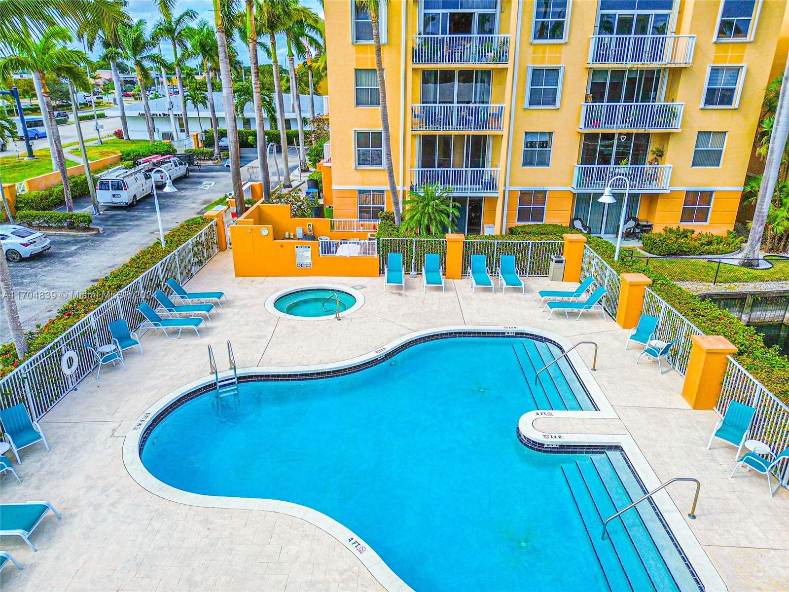 SHERIDAN EAST CONDO BLDG - Residential