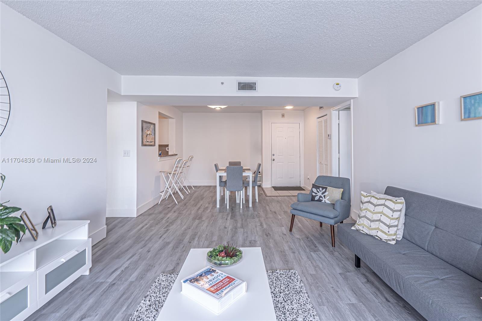 SHERIDAN EAST CONDO BLDG - Residential