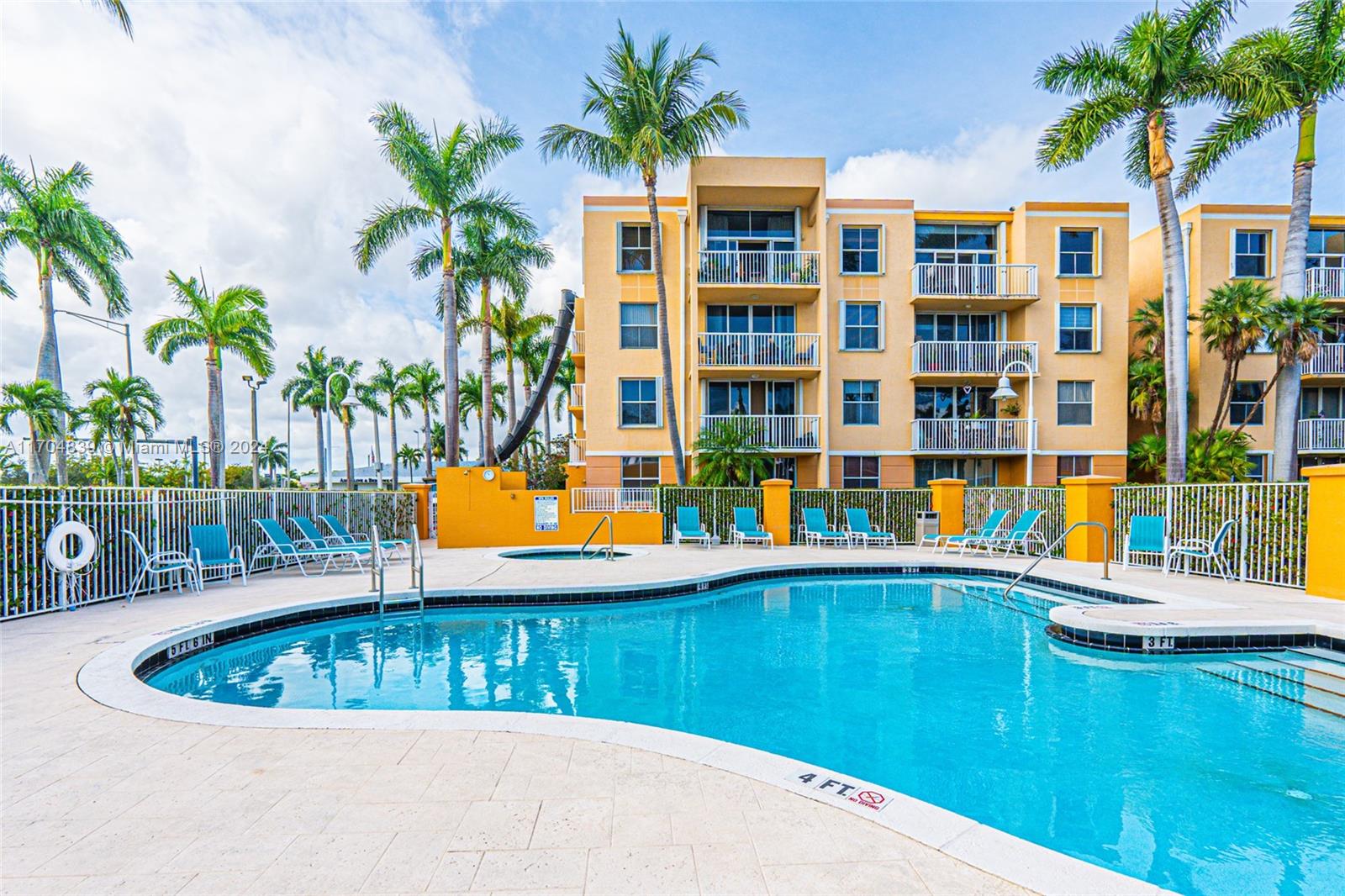 SHERIDAN EAST CONDO BLDG - Residential
