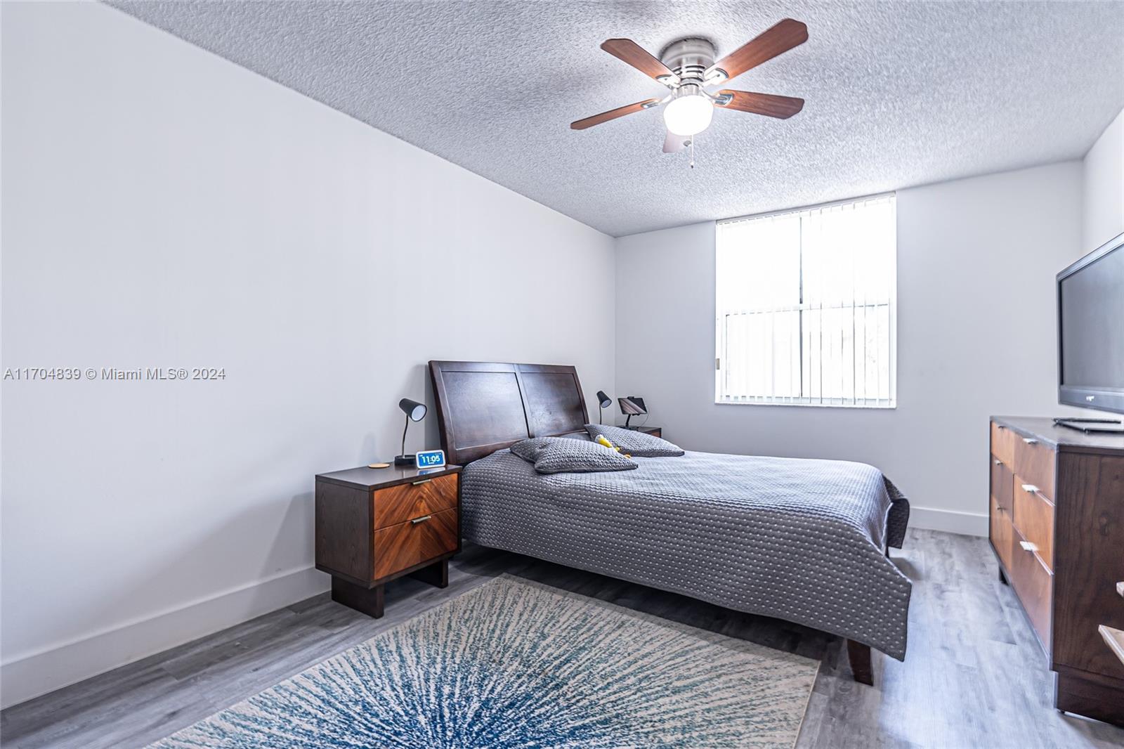 SHERIDAN EAST CONDO BLDG - Residential