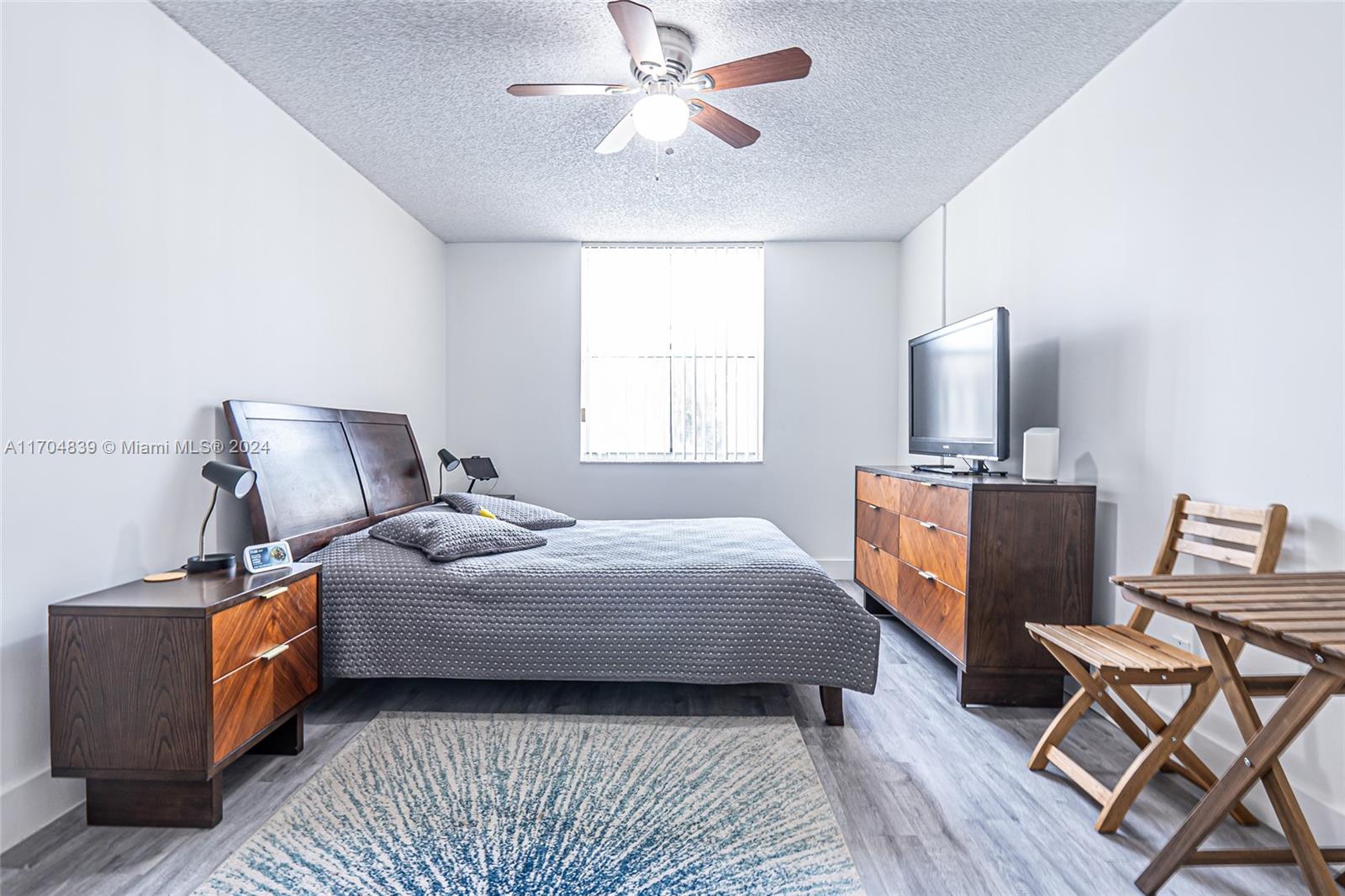 SHERIDAN EAST CONDO BLDG - Residential