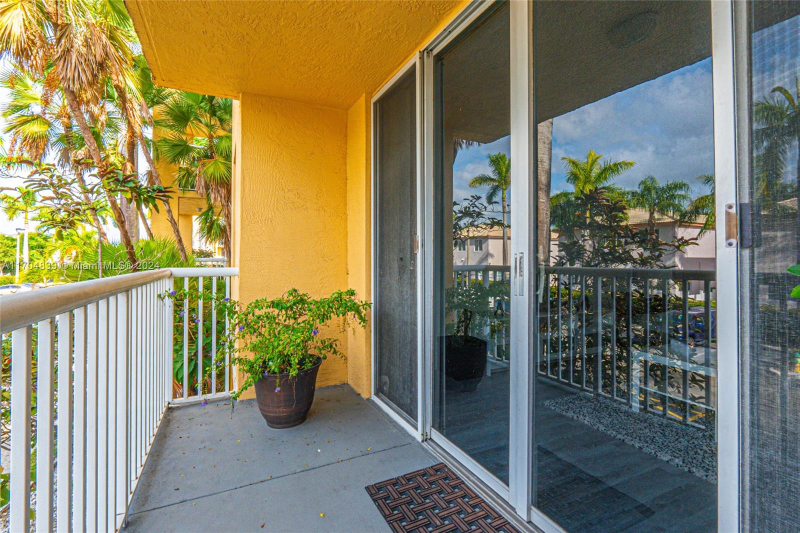 SHERIDAN EAST CONDO BLDG - Residential