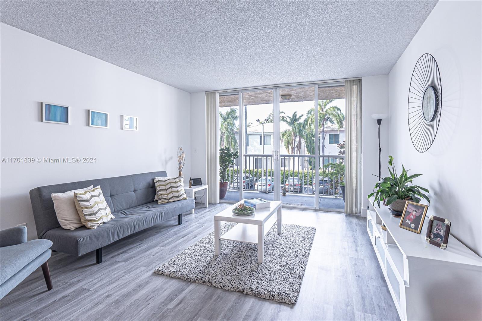 SHERIDAN EAST CONDO BLDG - Residential