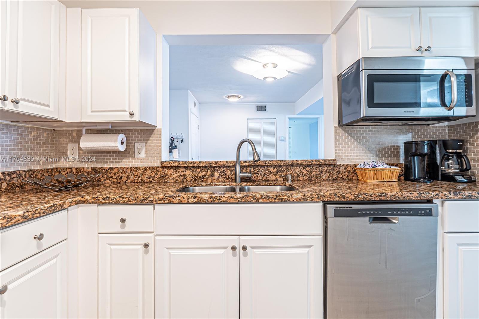 SHERIDAN EAST CONDO BLDG - Residential