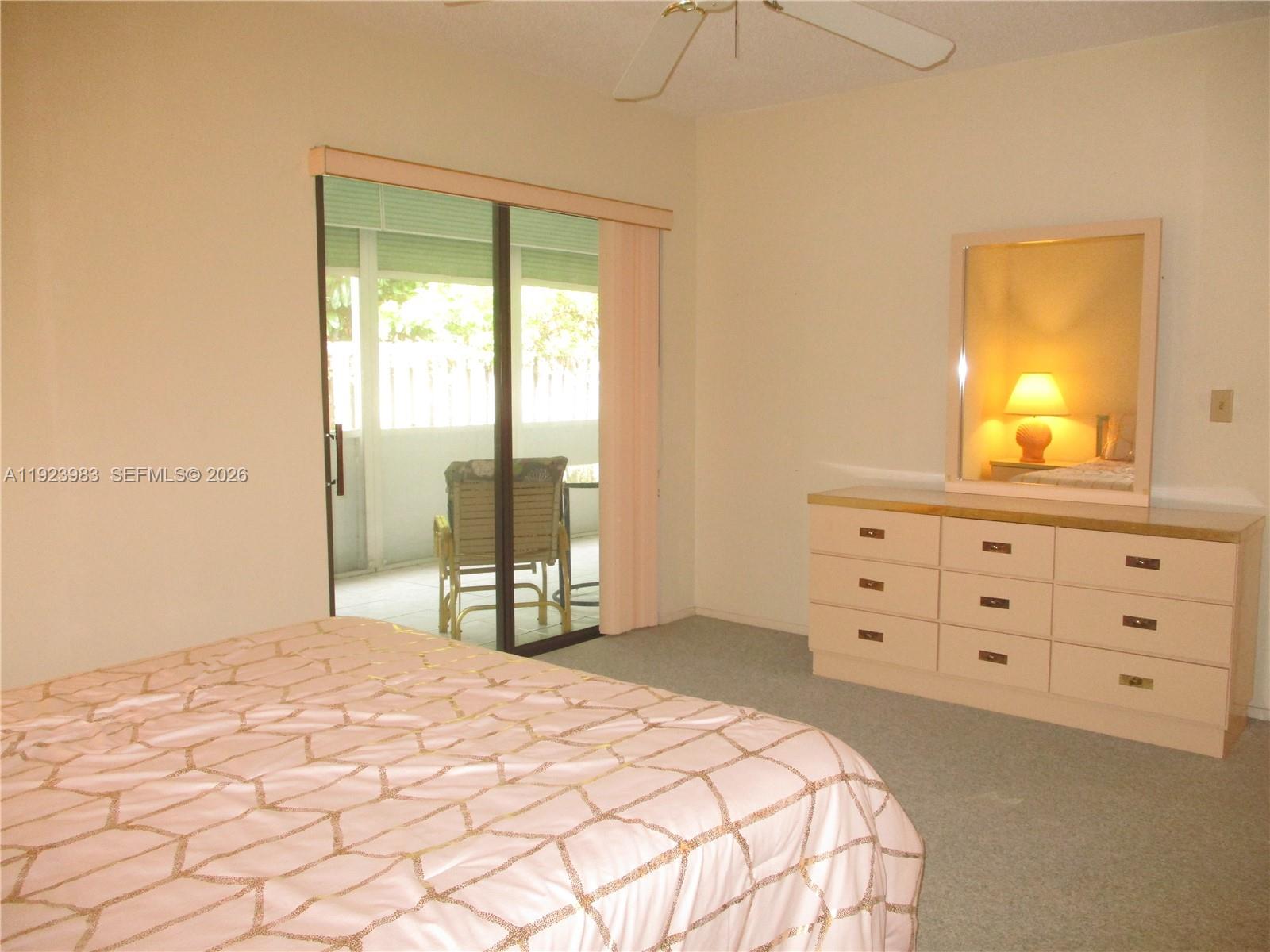 TWIN LAKES SOUTH & TOWN V - Residential