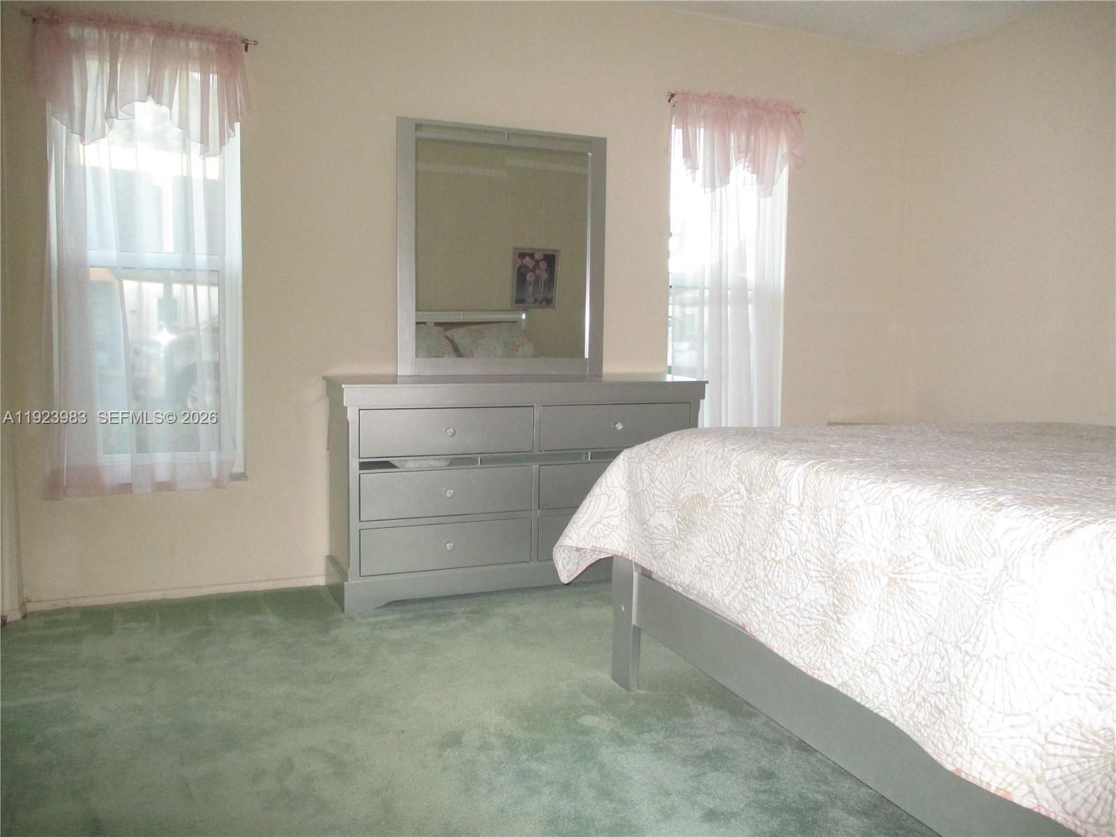 TWIN LAKES SOUTH & TOWN V - Residential