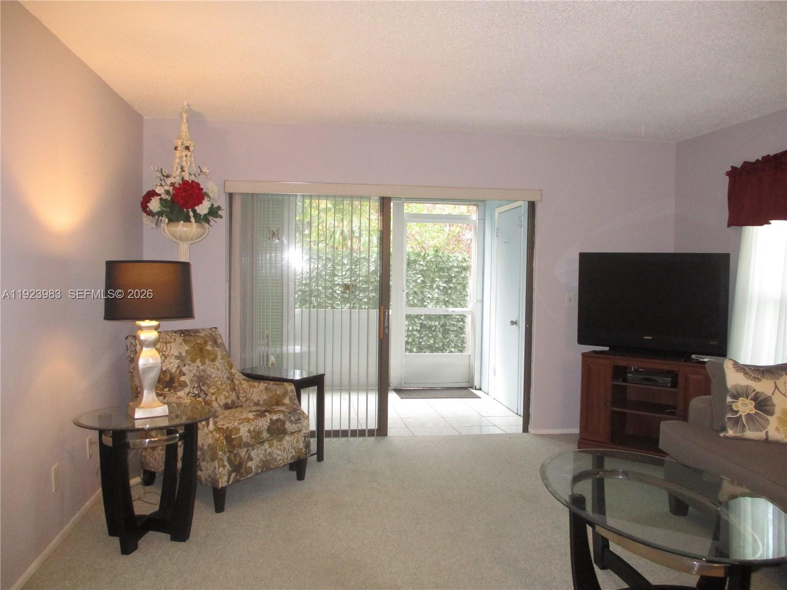 TWIN LAKES SOUTH & TOWN V - Residential