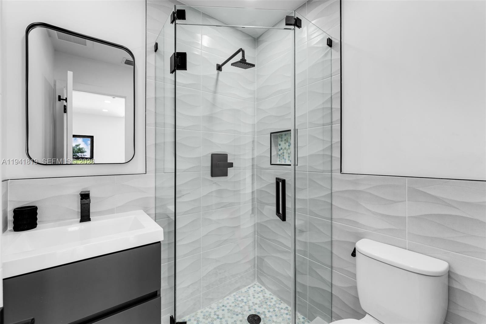 5 AC REDLAND W/ HOME - Residential Lease