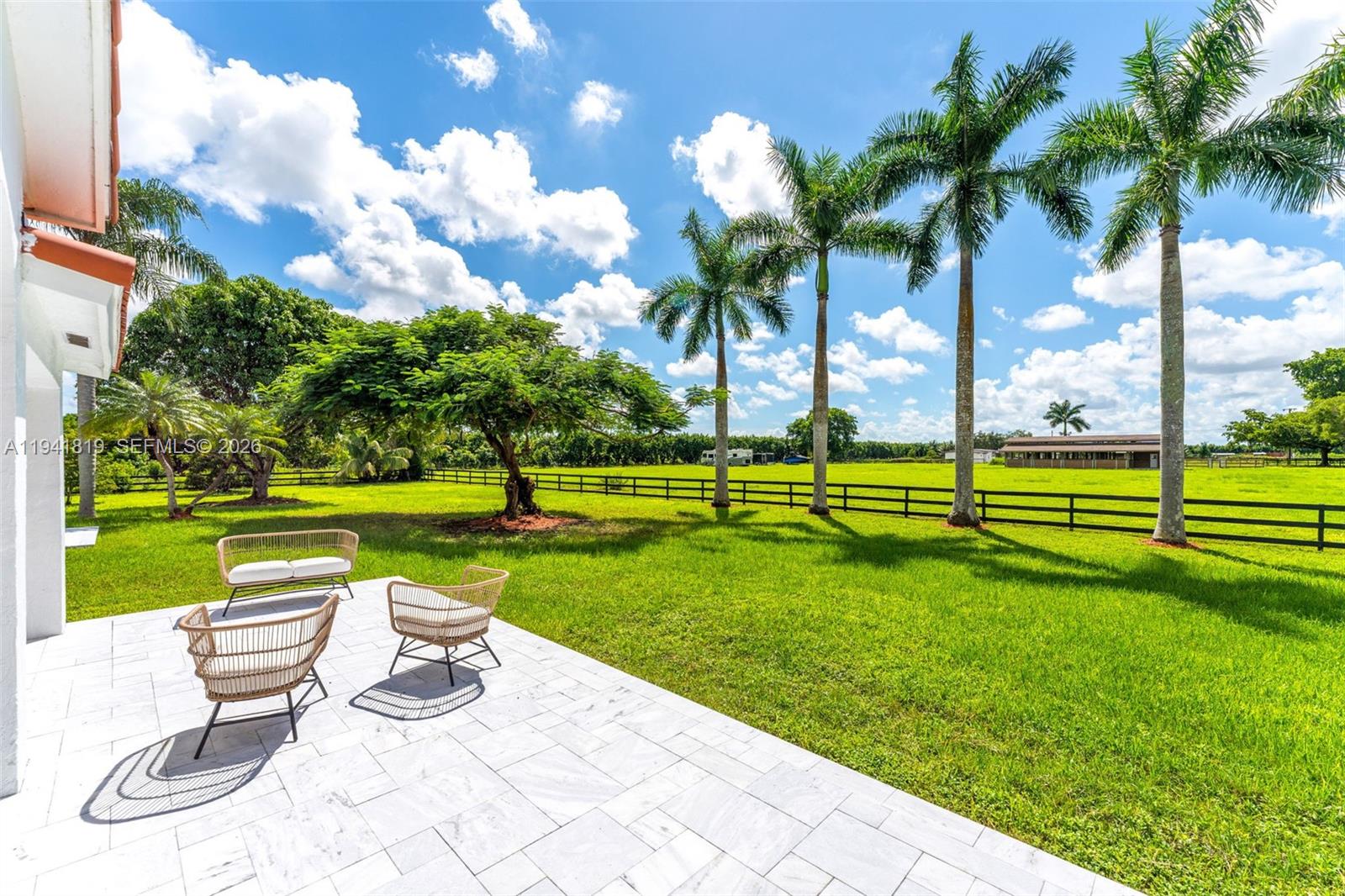 5 AC REDLAND W/ HOME - Residential Lease