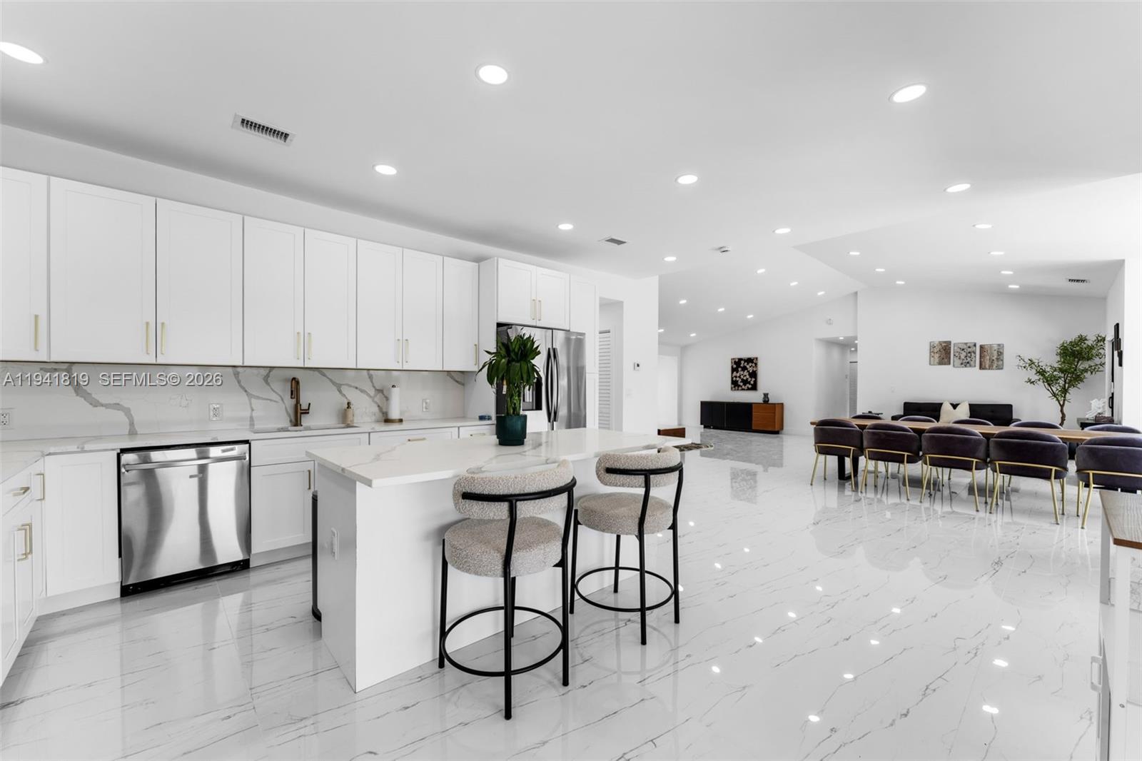 5 AC REDLAND W/ HOME - Residential Lease