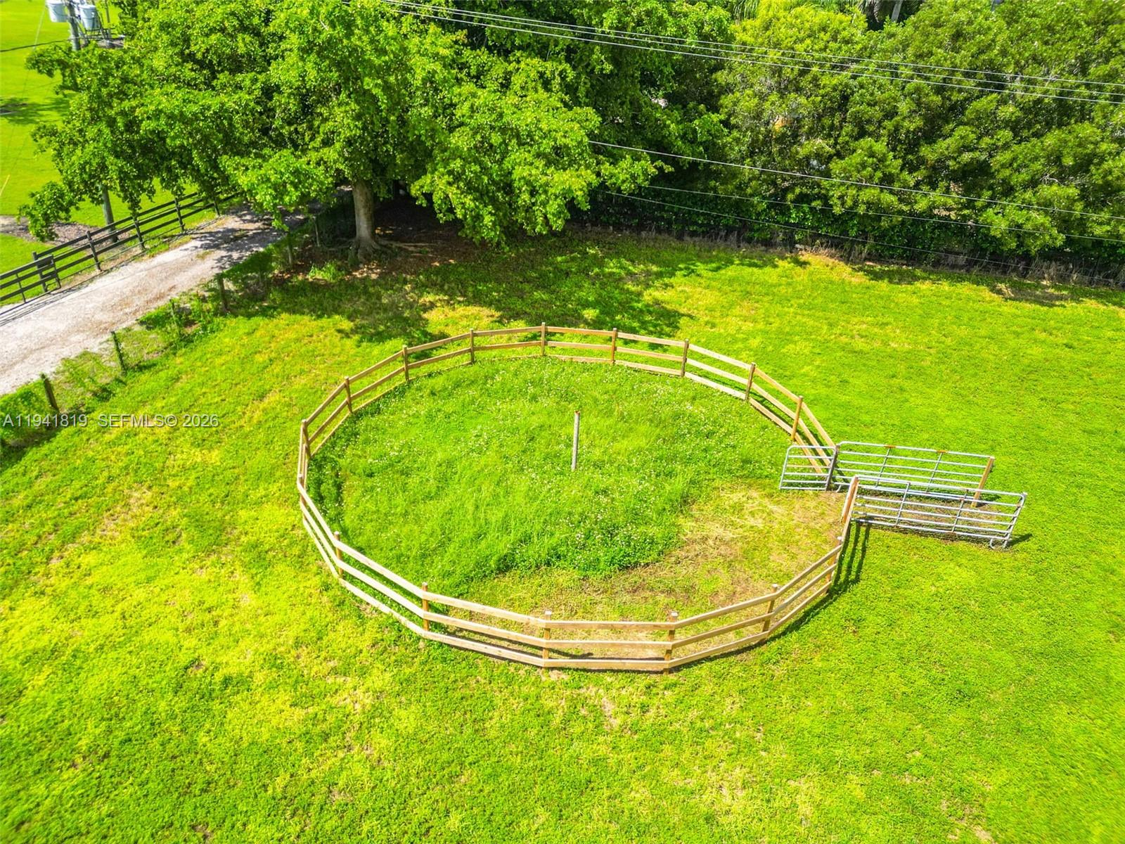 5 AC REDLAND W/ HOME - Residential Lease